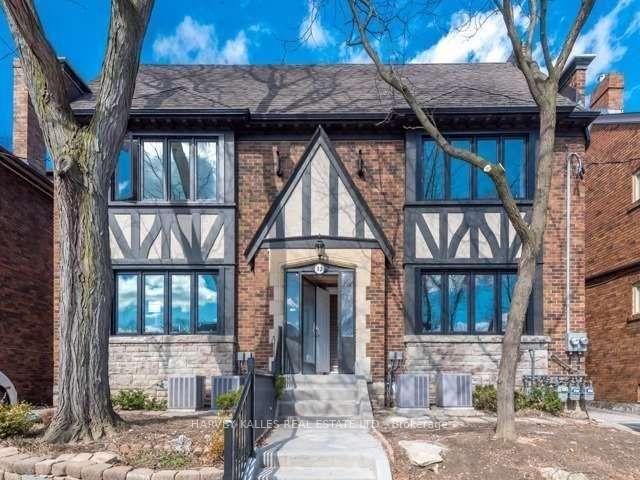 52 College View Avenue 2, Toronto C03, ON M5P 1J5