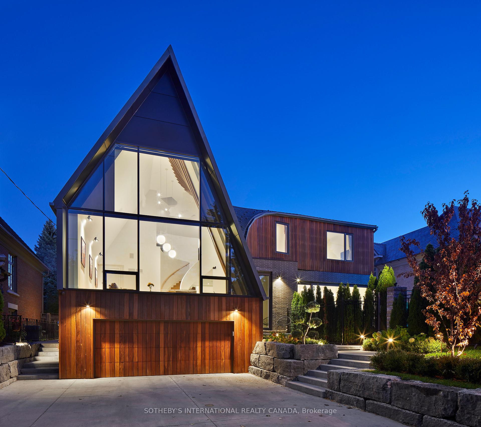 108 Stratford Crescent, Toronto C12, ON M4N 1C6