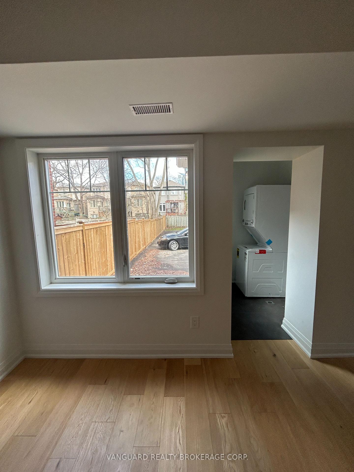 12 Franklin Avenue A, Toronto C07 — photo 5 of 5