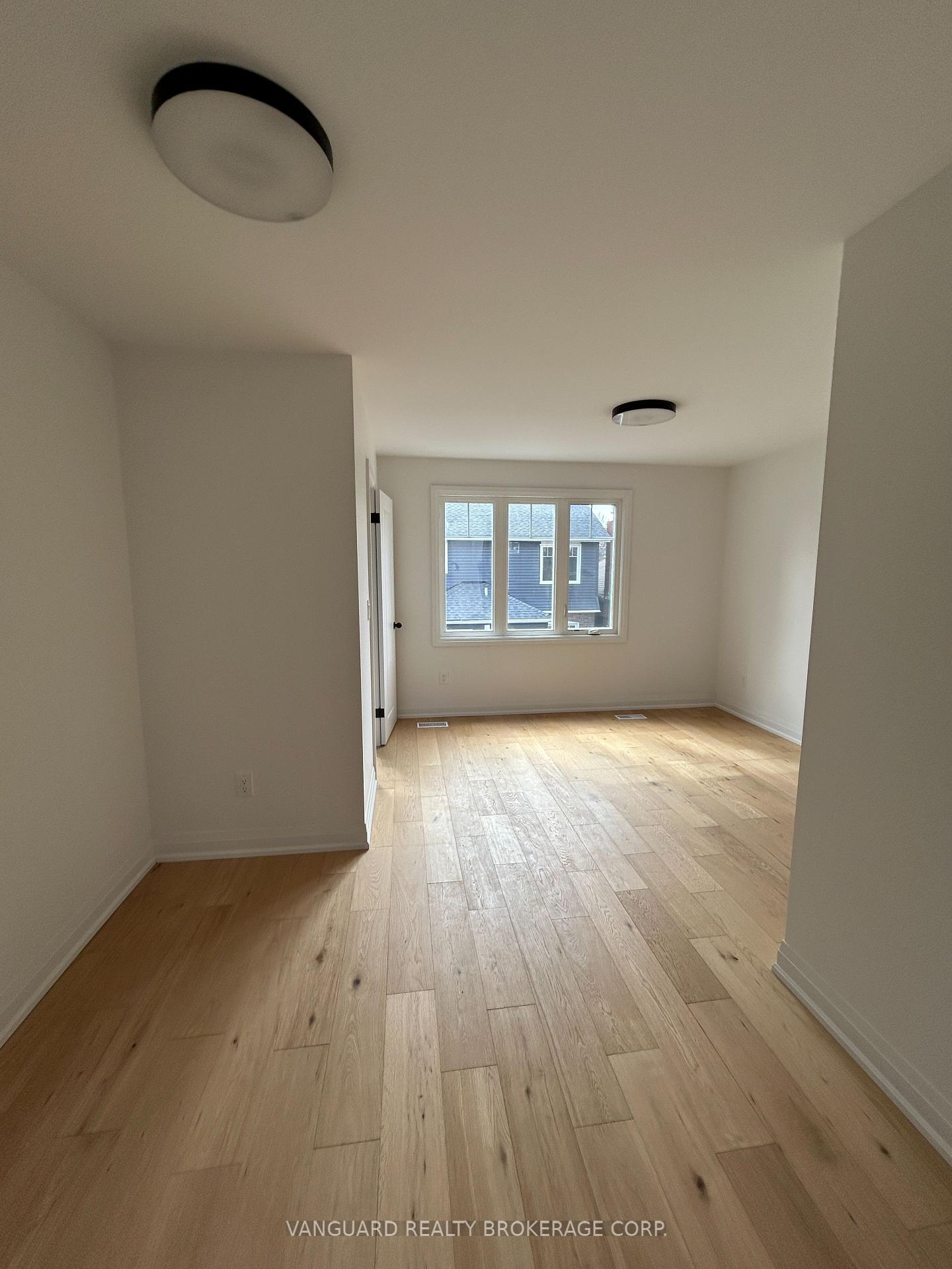 12 Franklin Avenue D, Toronto C07 — photo 5 of 5