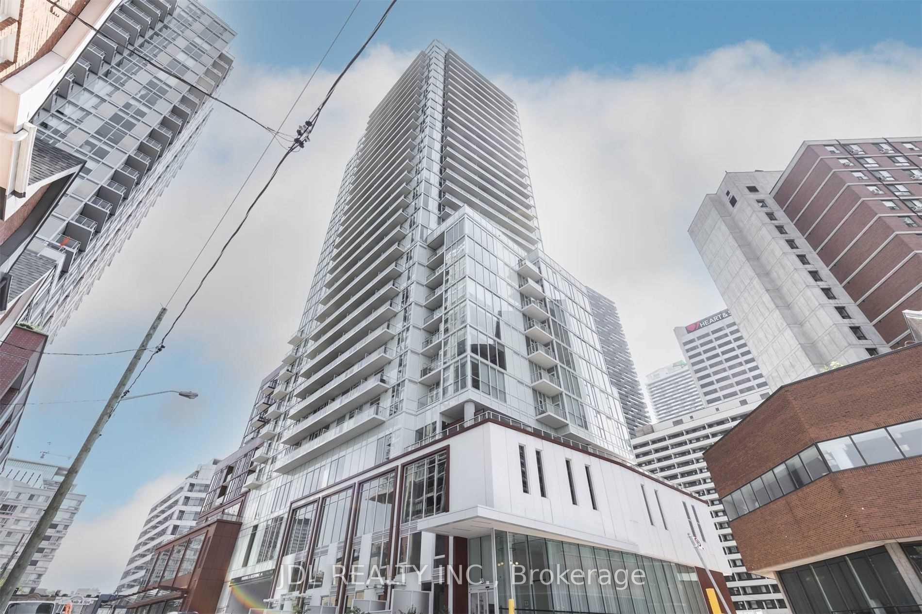 33 Helendale Avenue 812, Toronto C03, ON M4R 1C5