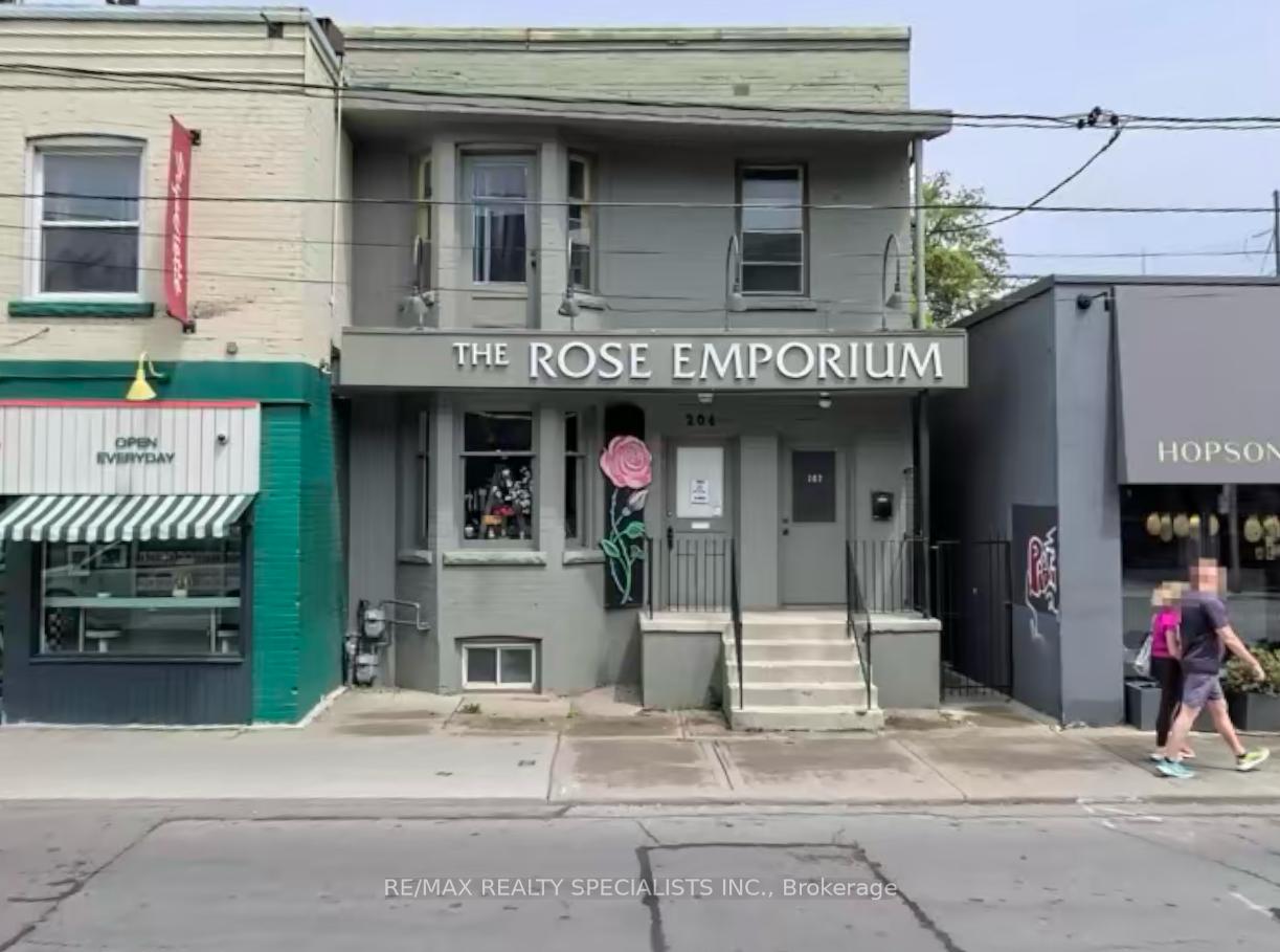 204 Dupont Street, Toronto C02, ON M5R 2E6