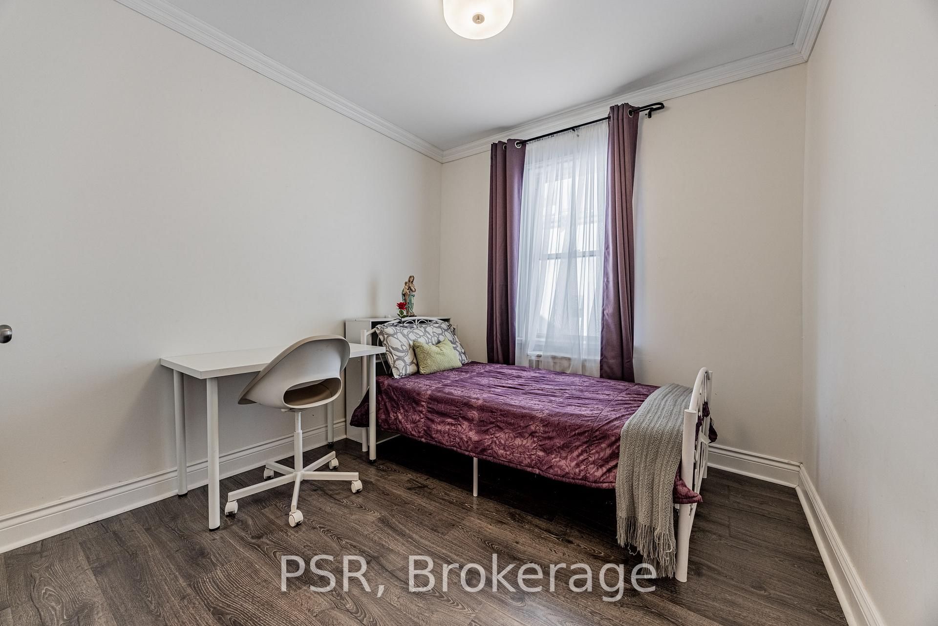 285 Robina Avenue, Toronto C03 — photo 4 of 5