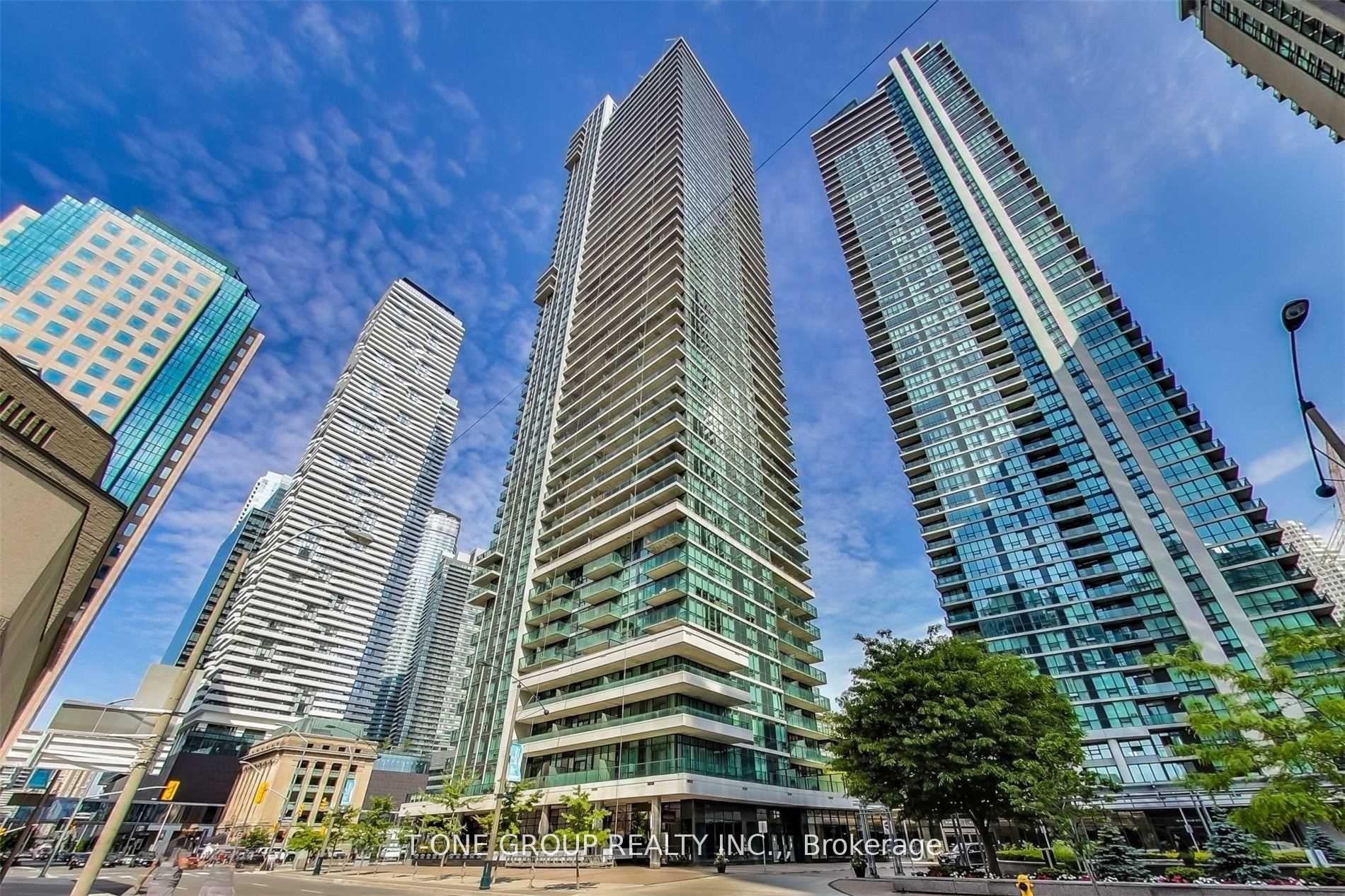 33 Bay Street 3705, Toronto C01, ON M5J 2Z3