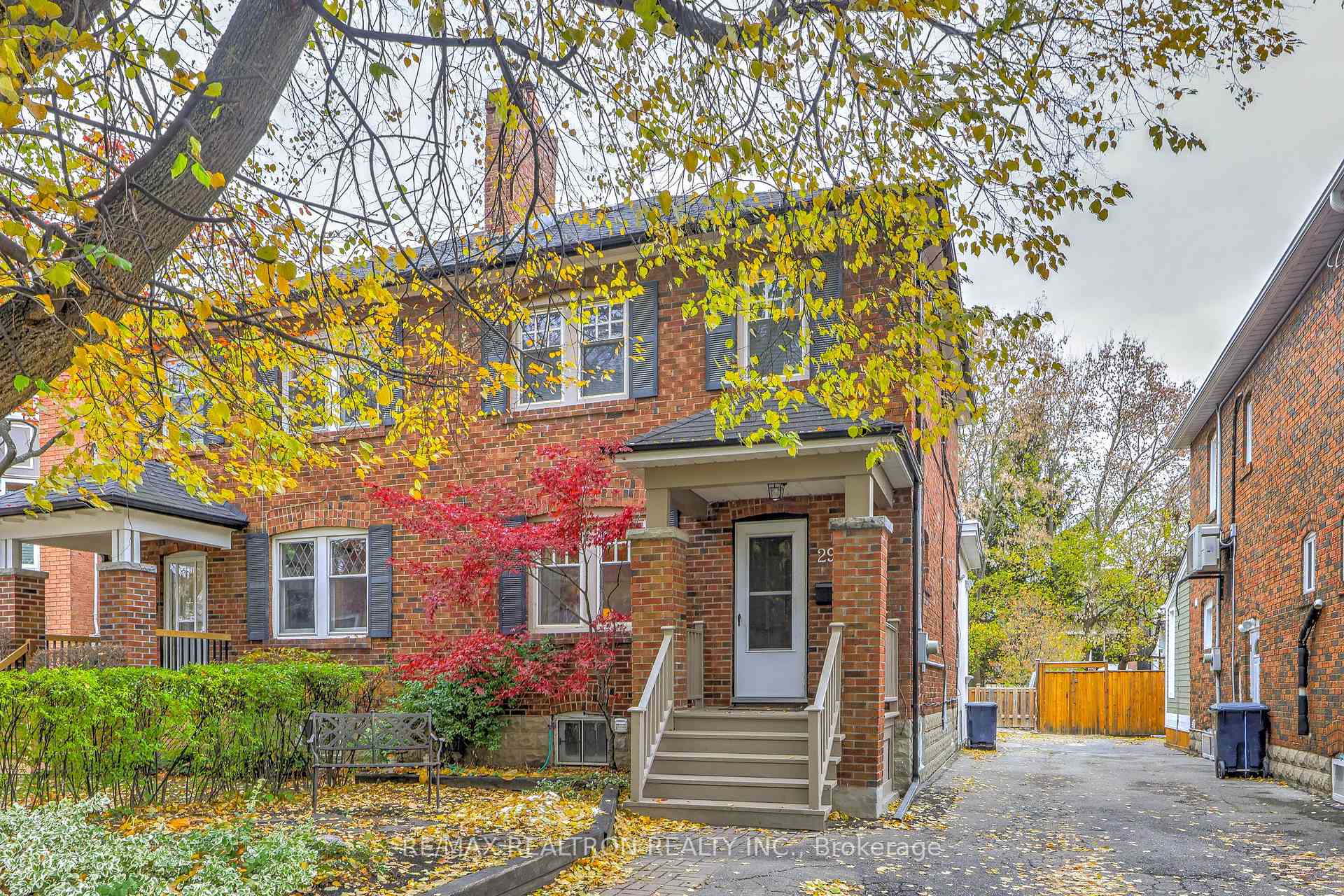 294 St Germain Avenue, Toronto C04, ON M5M 1W3