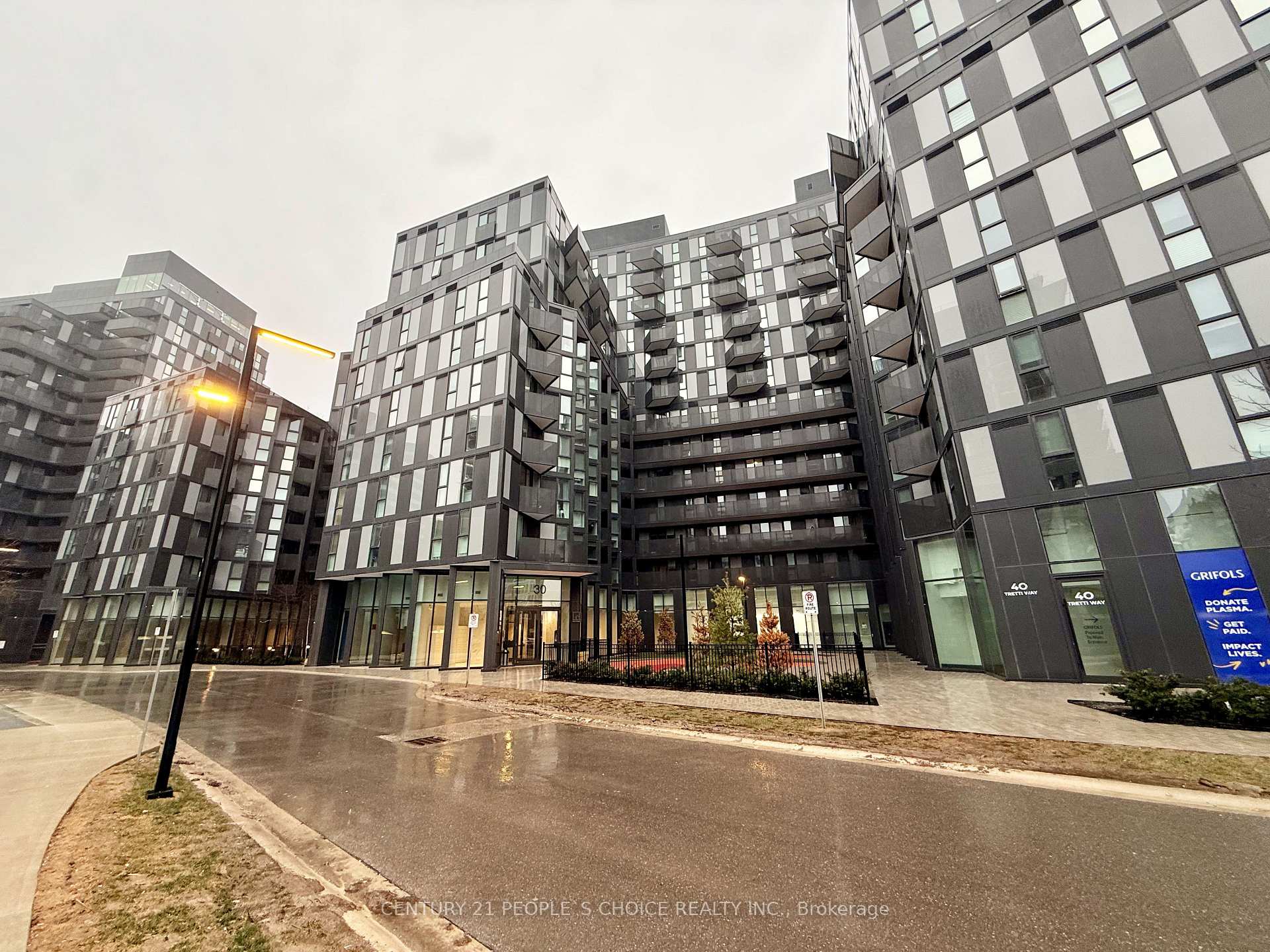 30 Tretti Way 1311, Toronto C06, ON M3H 0E3