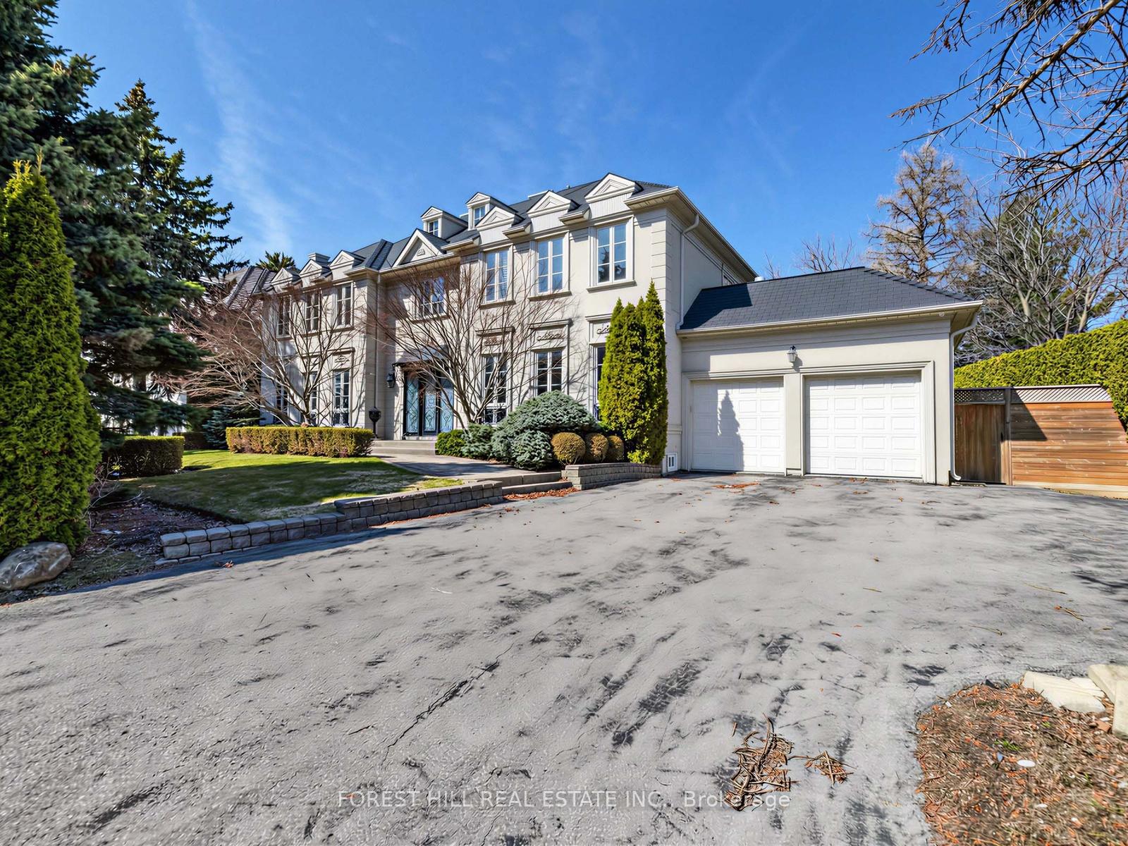 8 Colvestone Road, Toronto C12, ON M2L 1X3