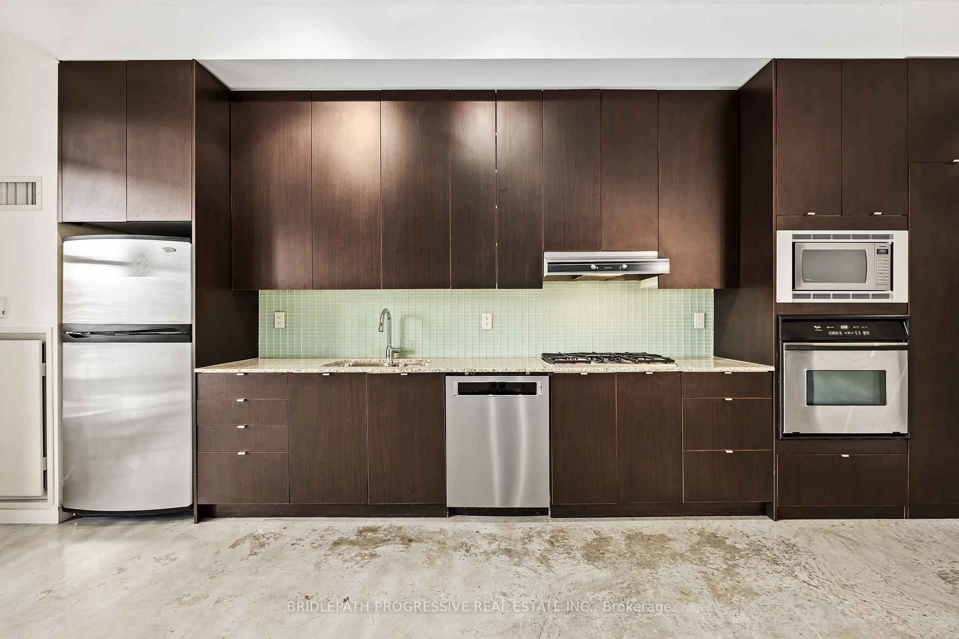 23 Brant Street 707, Toronto C01, ON M5V 2L5
