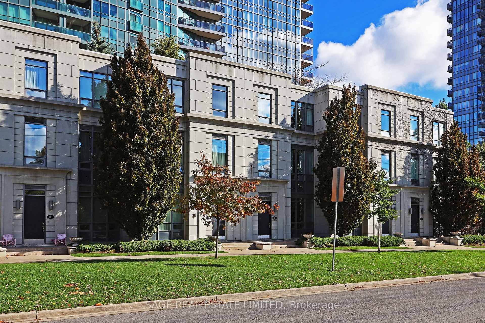 25 Greenview Avenue TH#31, Toronto C07, ON M2M 0A5