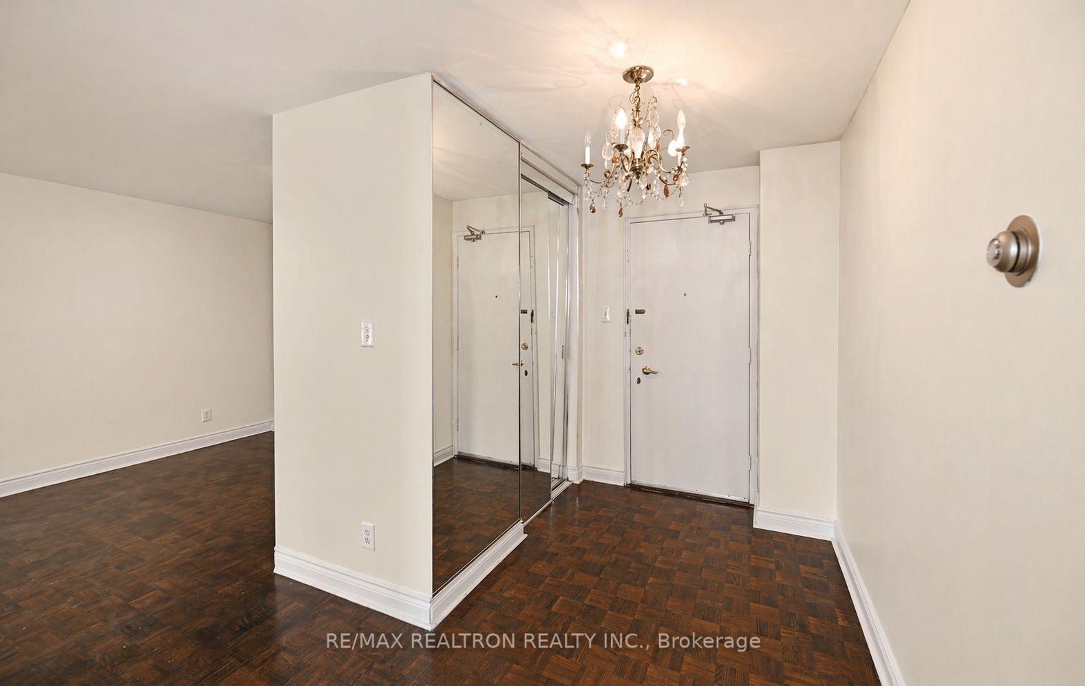 581 Avenue Road 501, Toronto C02 — photo 3 of 5