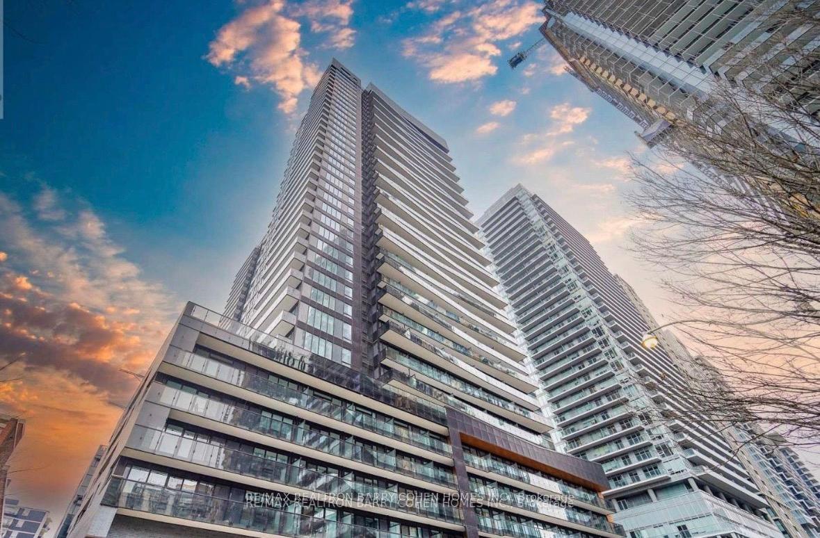 117 Broadway Avenue 421, Toronto C10, ON M4P 1V3