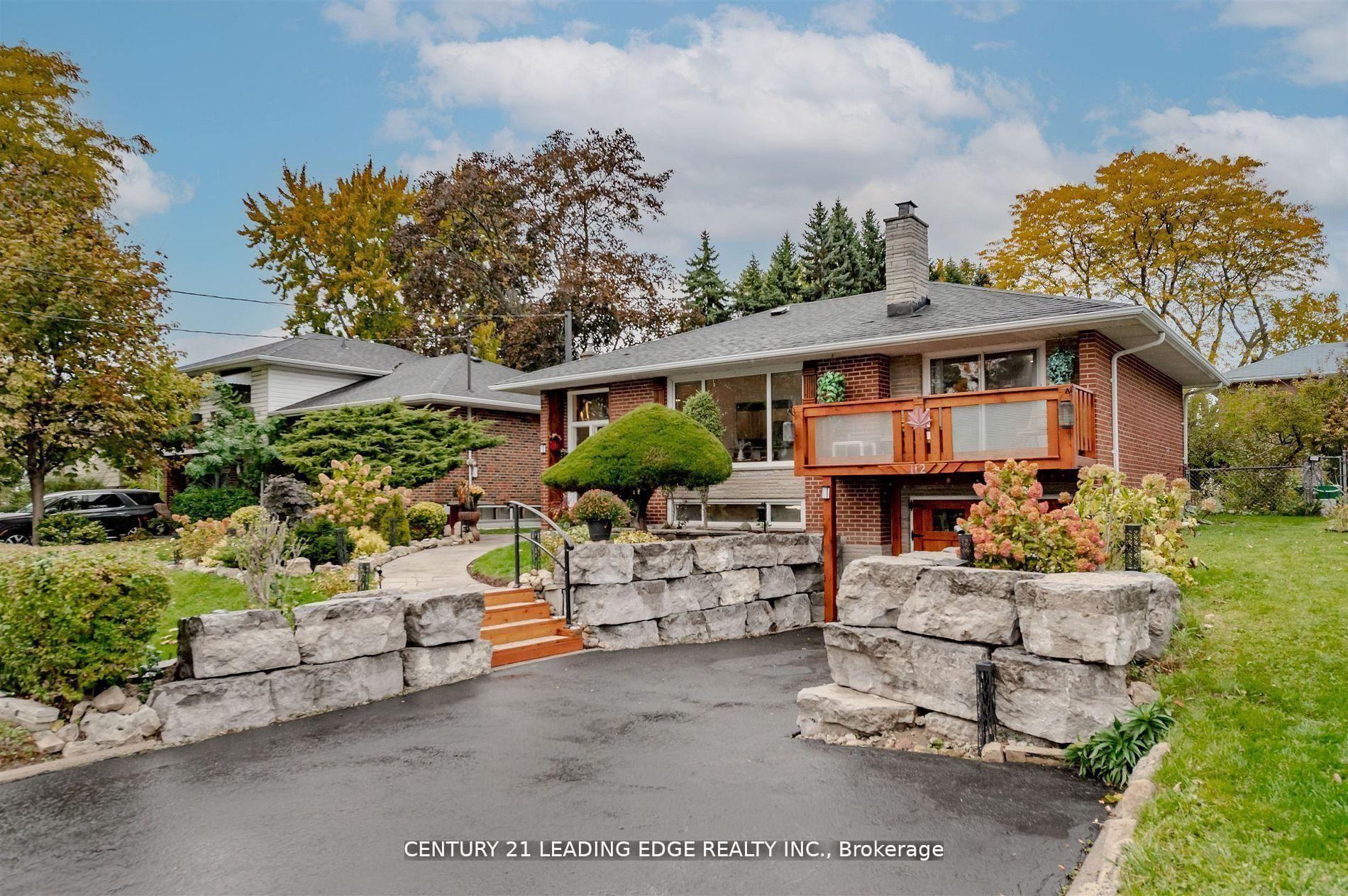 112 Wyndcliff Crescent, Toronto C13, ON M4A 2K3
