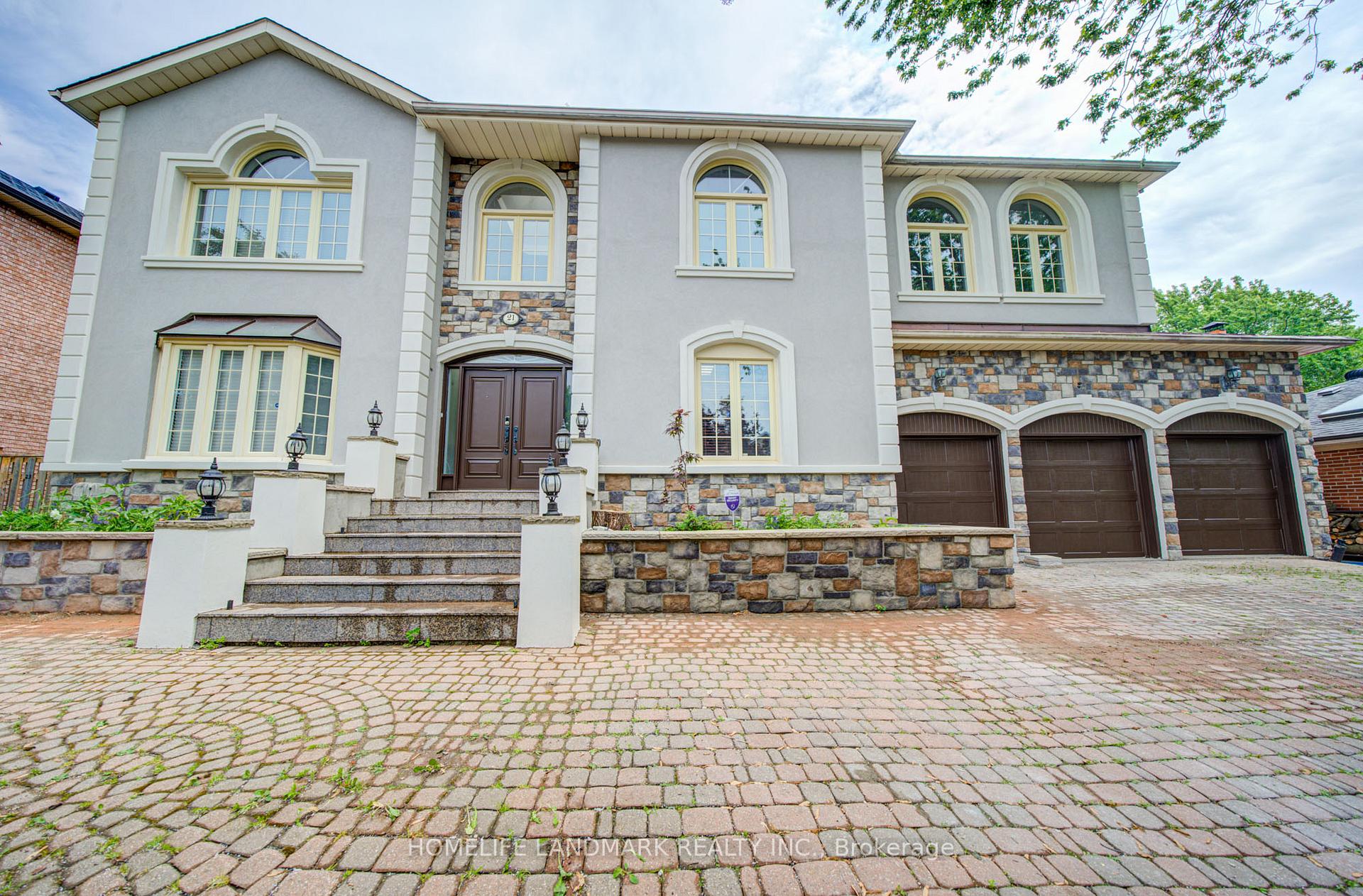 21 Kirkdale Crescent, Toronto C13, ON M3B 2J7