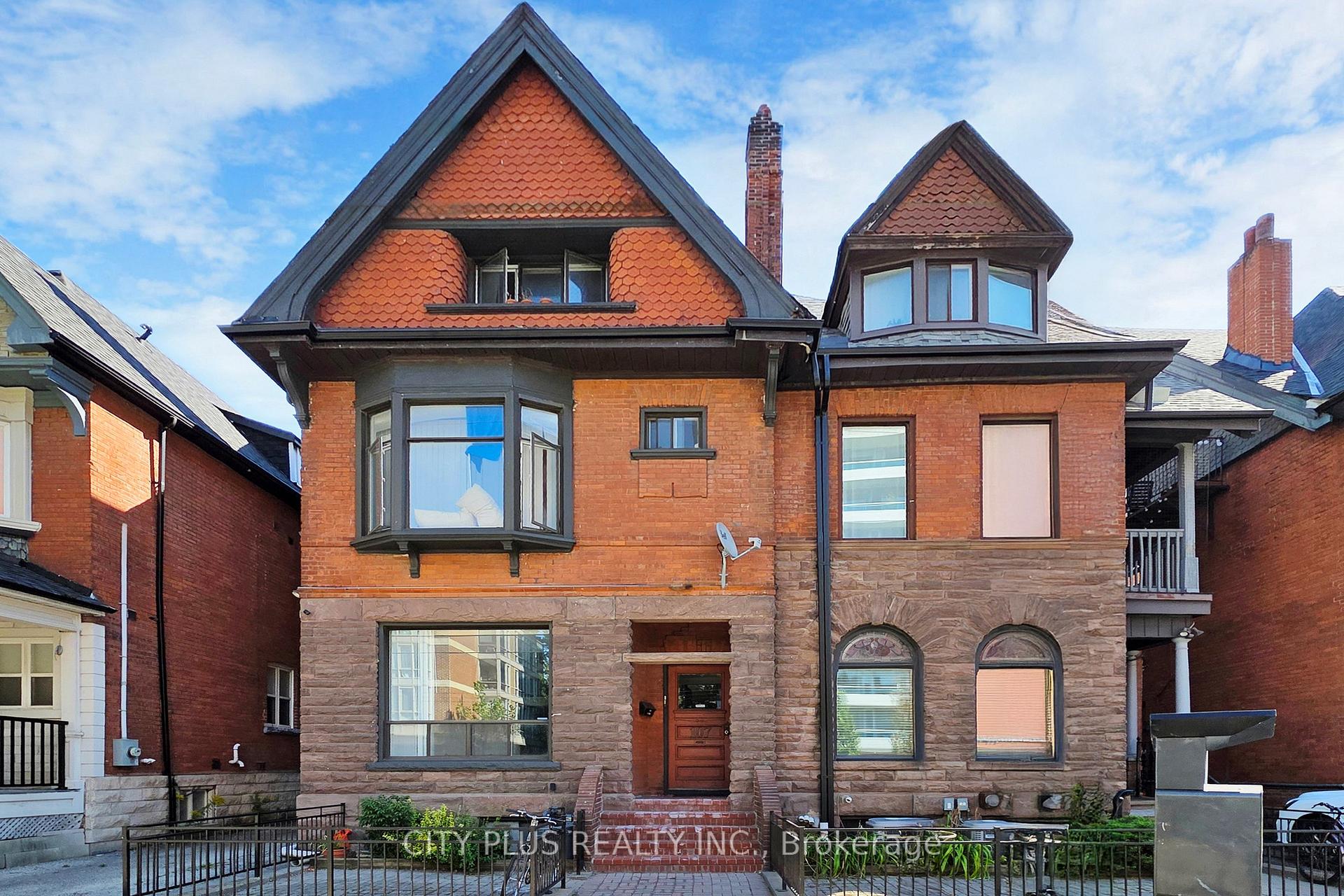 105-107 Spadina Road, Toronto C02, ON M5R 2T1