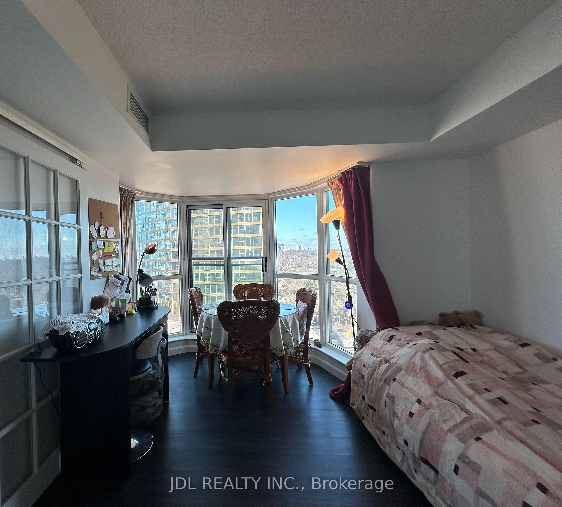 8 Park Rd Road One Bedroom, Toronto C09 — photo 2 of 5