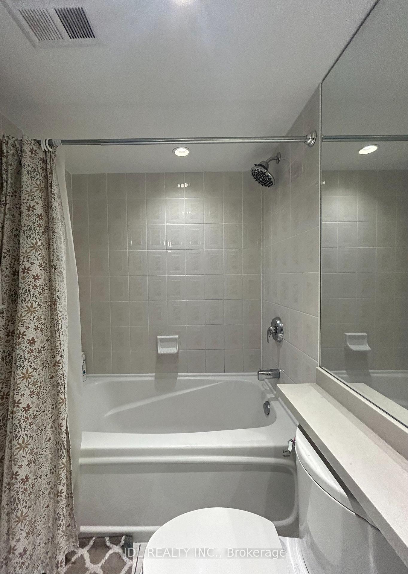 8 Park Rd Road One Bedroom, Toronto C09 — photo 5 of 5