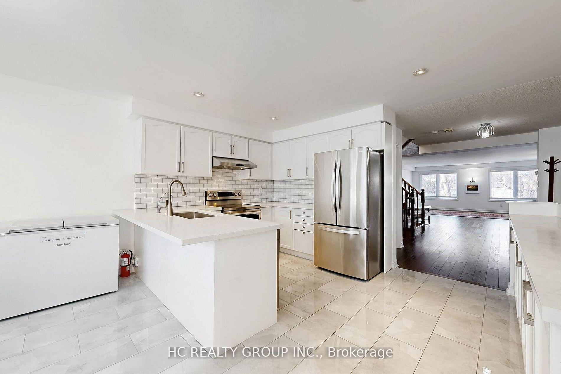 204B Finch Avenue E, Toronto C14 — photo 5 of 5