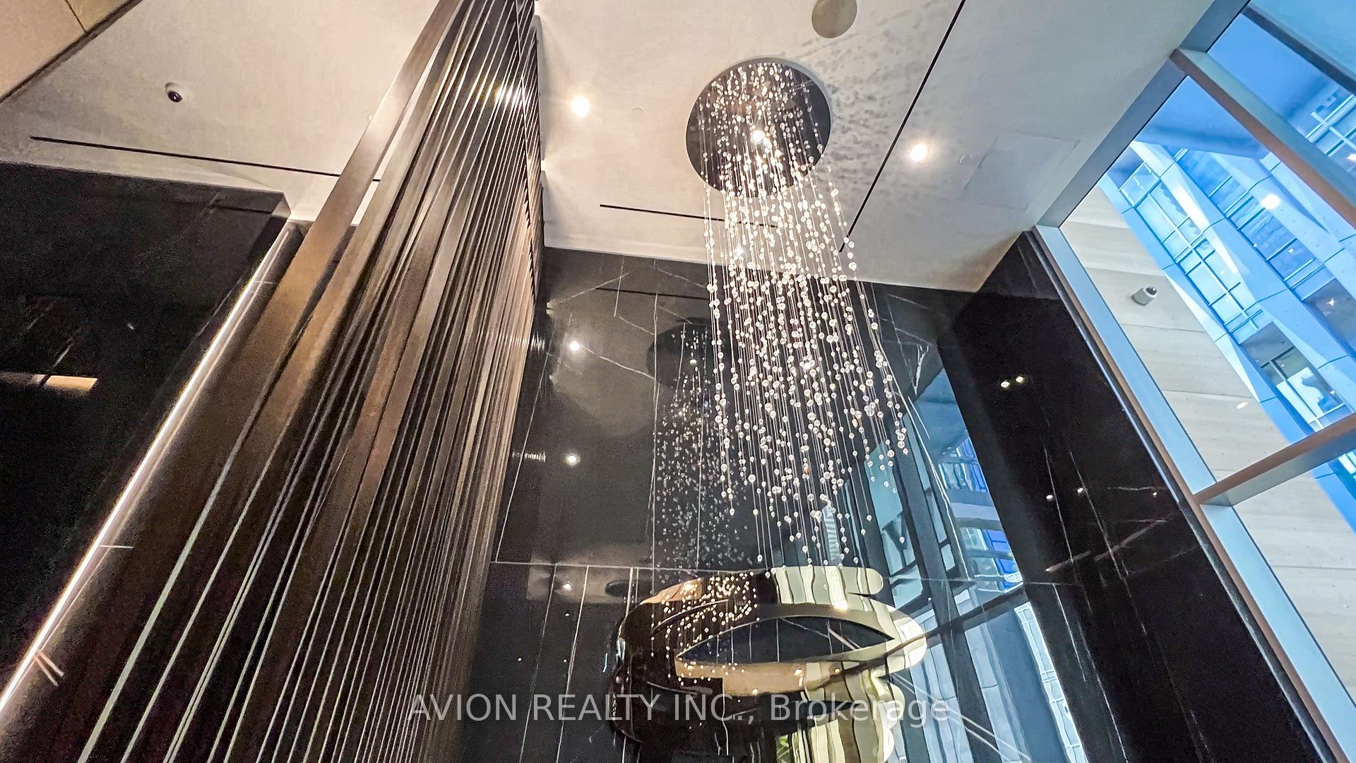 11 Yorkville Avenue 5609, Toronto C02 — photo 2 of 5