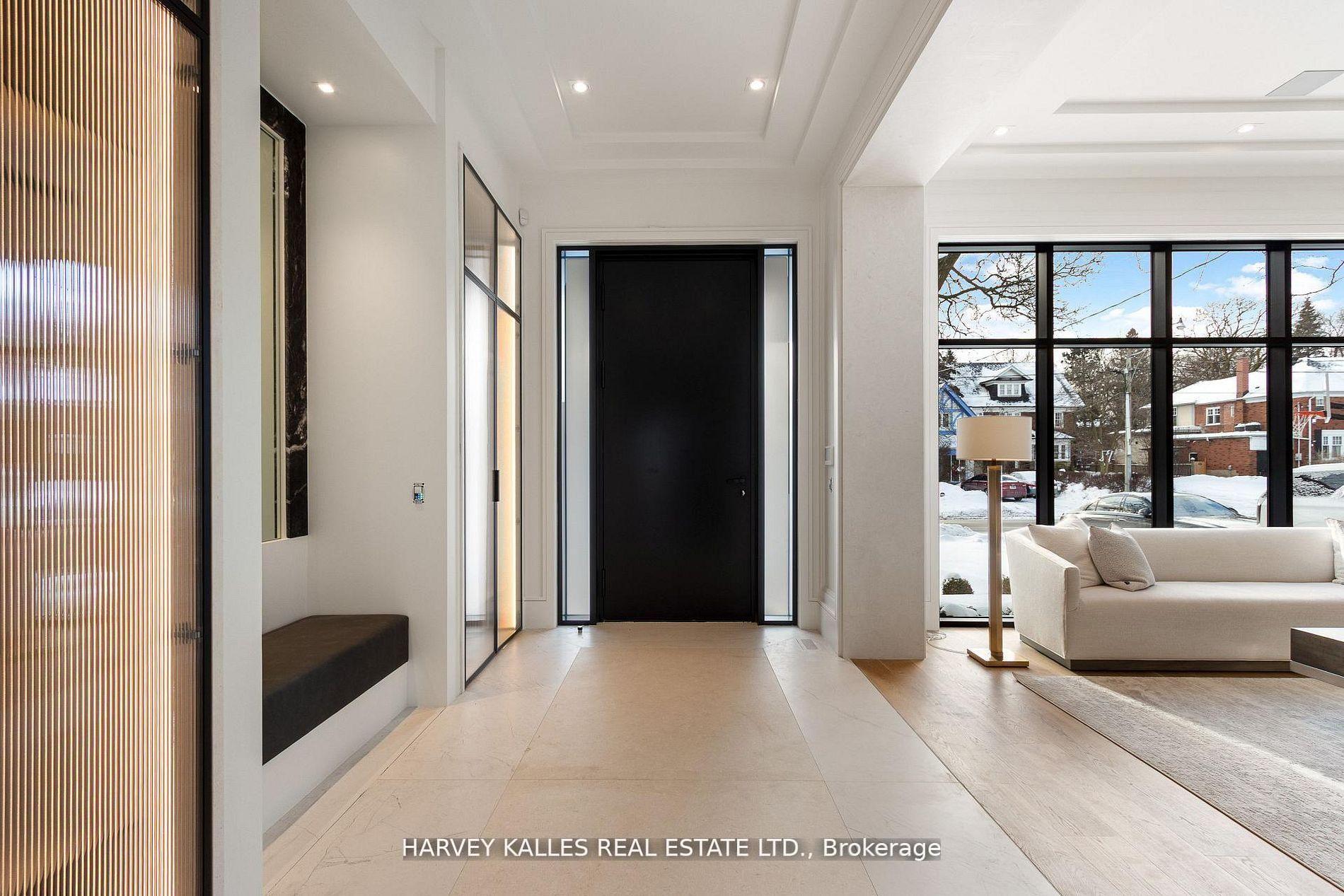 370 Glengrove Avenue W, Toronto C04 — photo 4 of 5