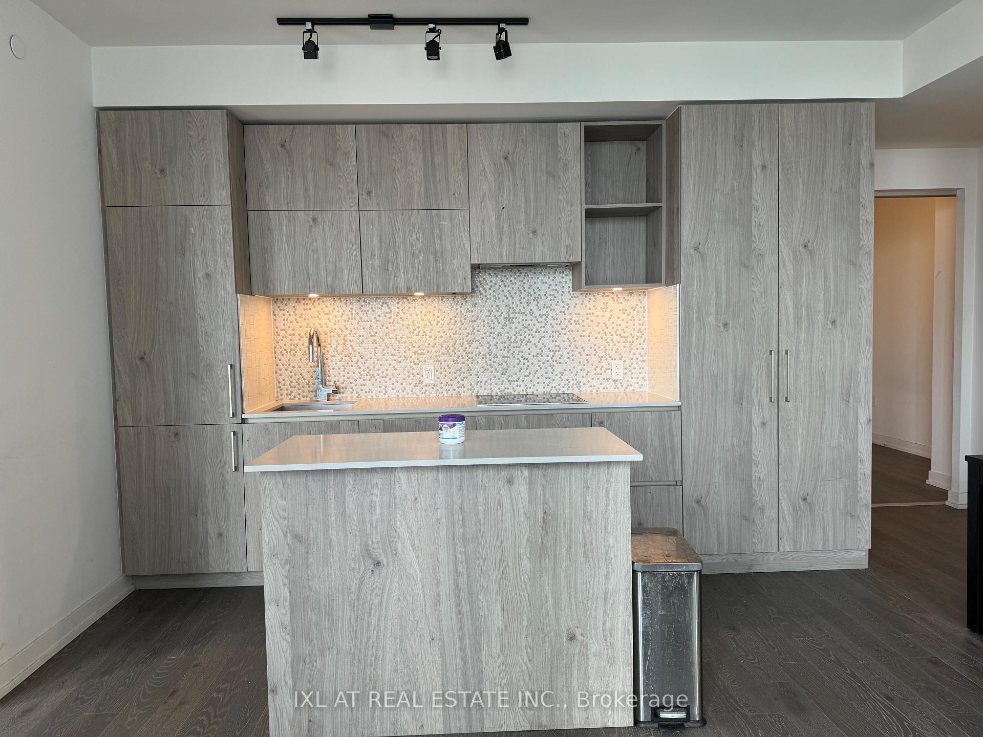 1 Yorkville Avenue 3405, Toronto C02, ON M4W 0B1 — Toronto C02, Ontario