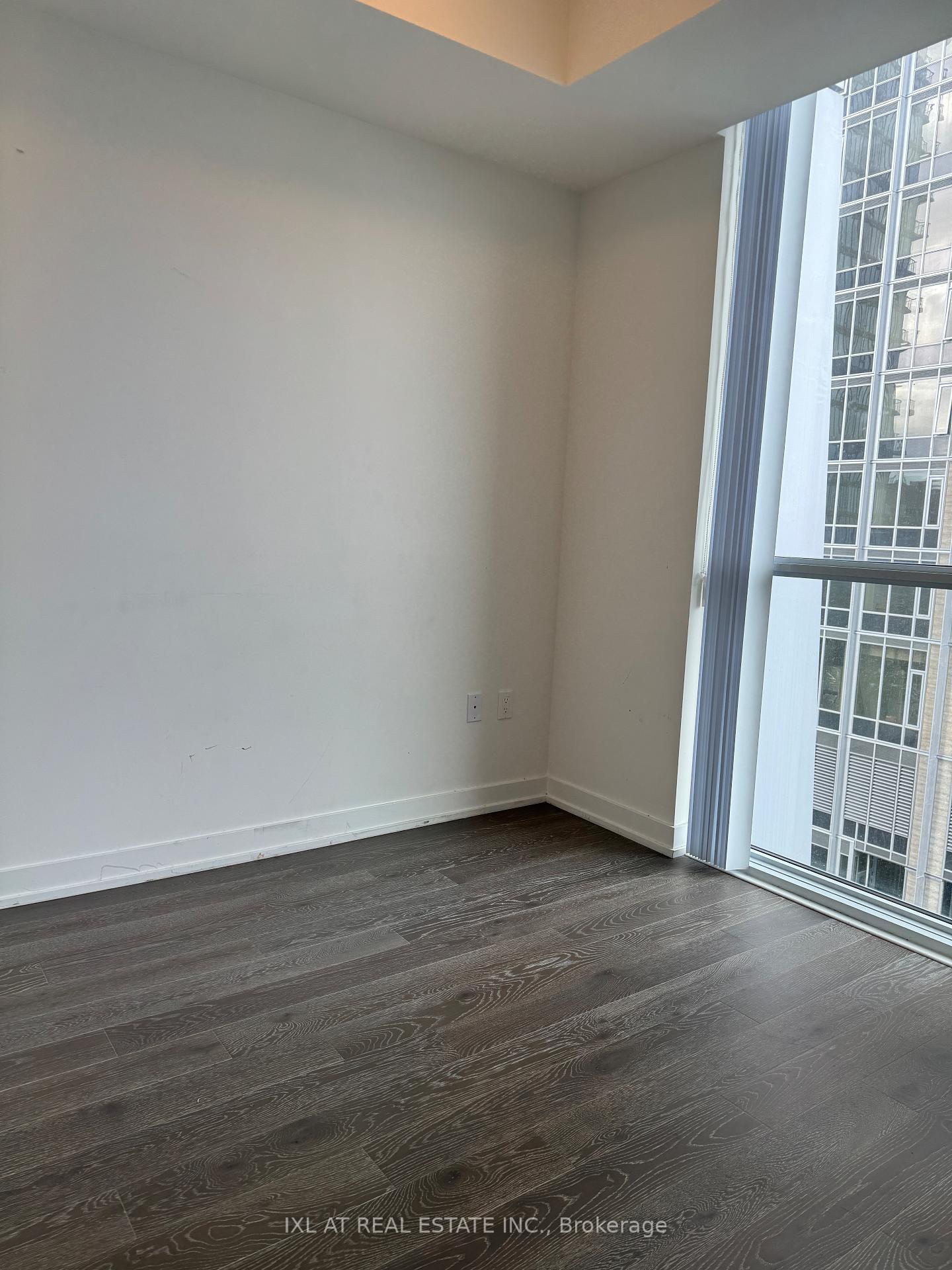 1 Yorkville Avenue 3405, Toronto C02 — photo 4 of 5