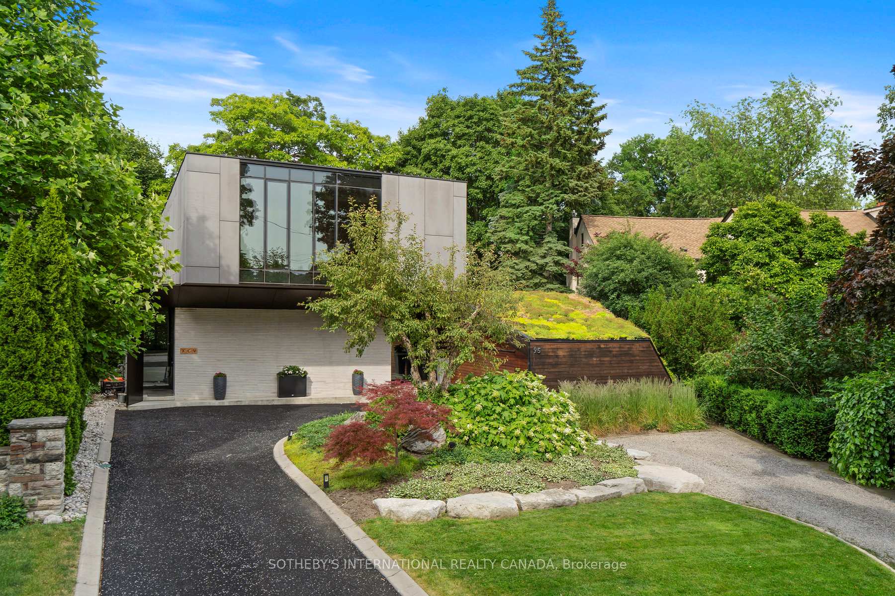 95 Riverview Drive, Toronto C04 — photo 3 of 5