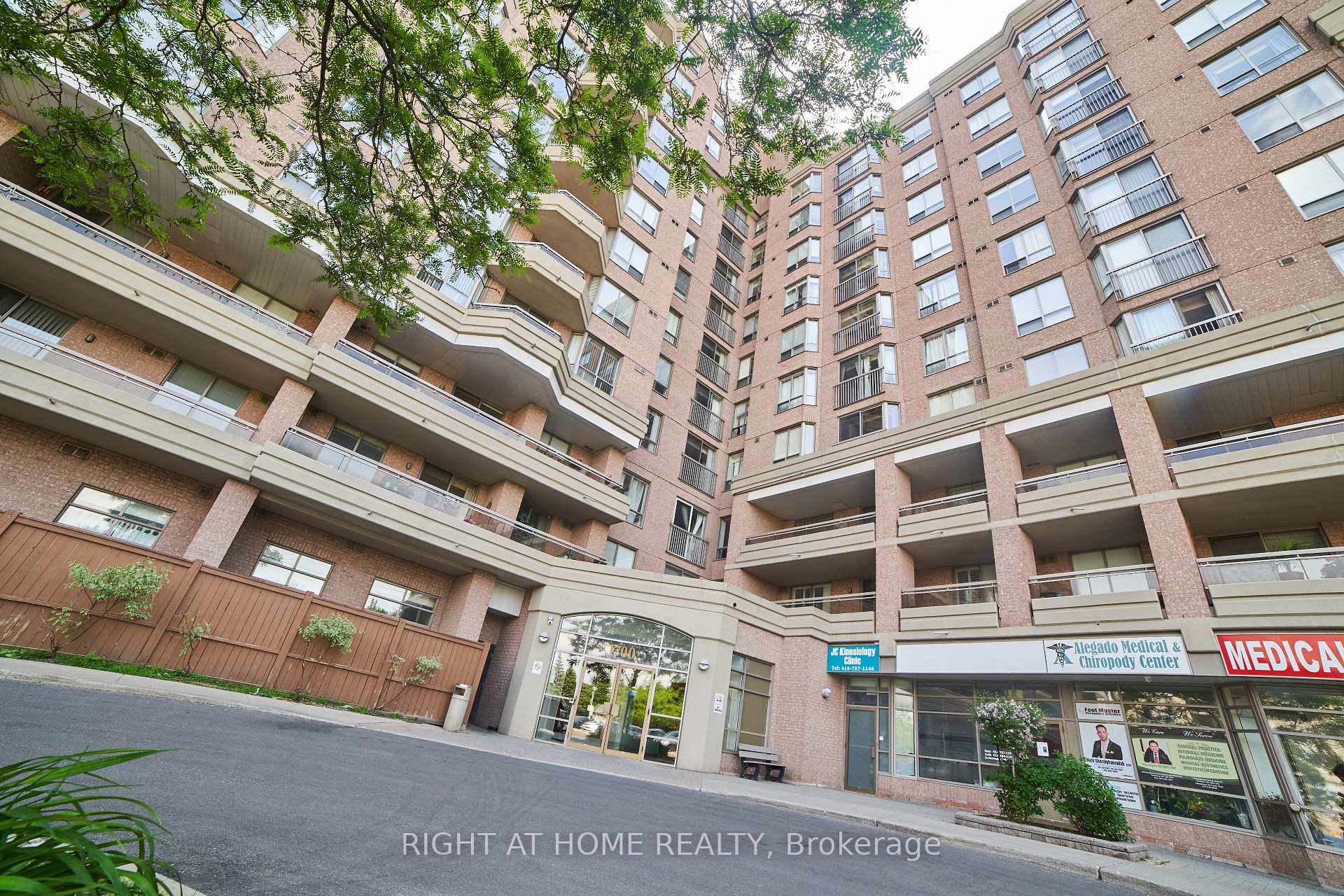 1700 Eglinton Avenue E 609, Toronto C13, ON M4A 2X4