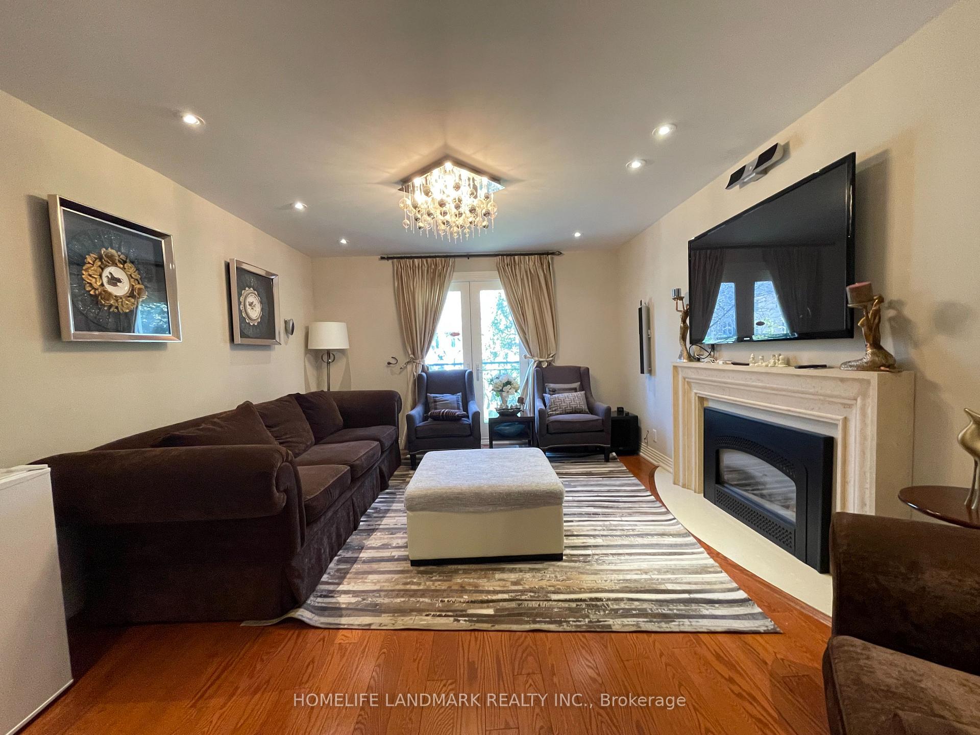 35 Gardiner Road E, Toronto C03 — photo 5 of 5