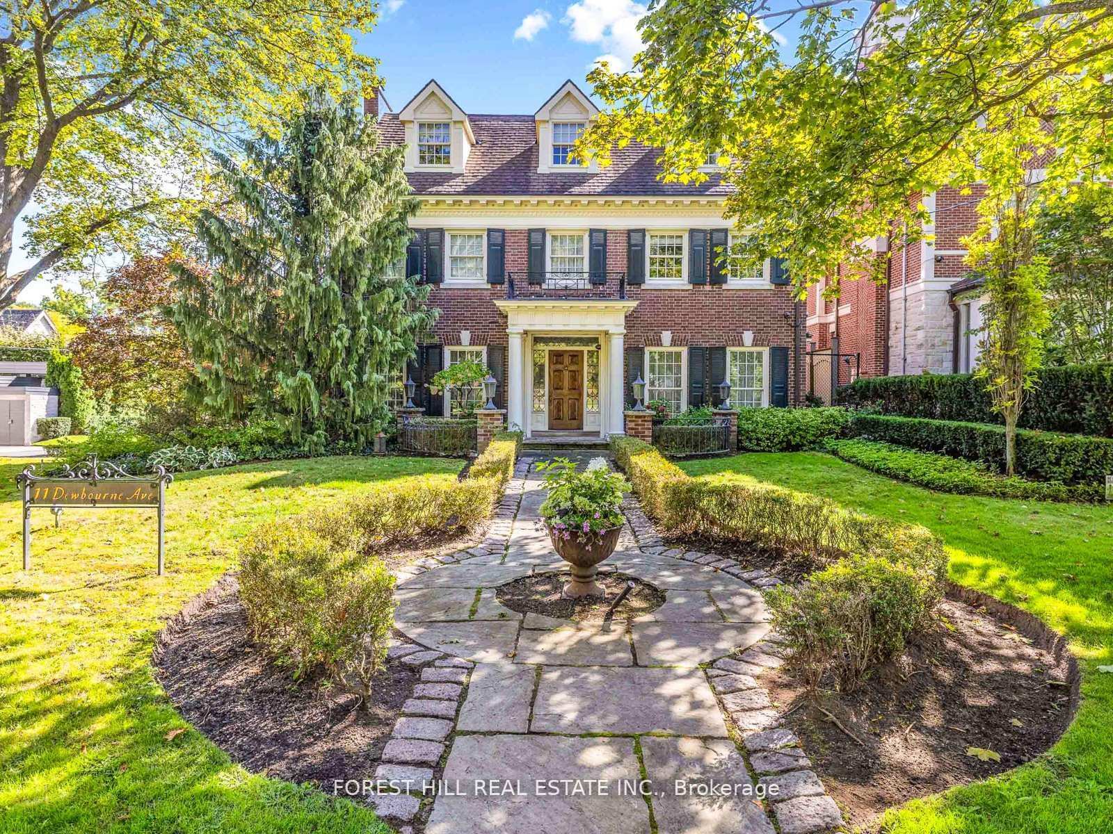 11 Dewbourne Avenue, Toronto C03, ON M5P 1Z3