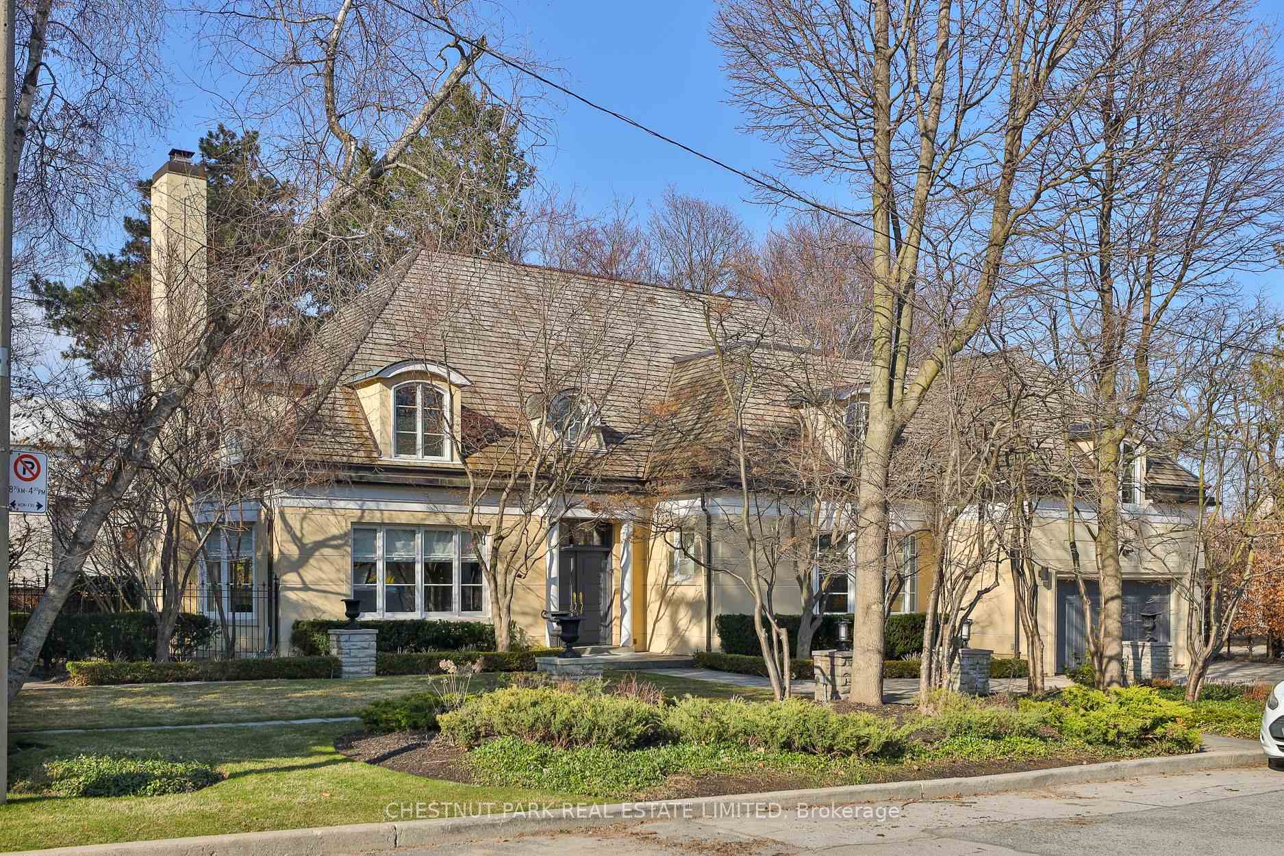 1 Glen Edyth Place, Toronto C02, ON M4V 2W1