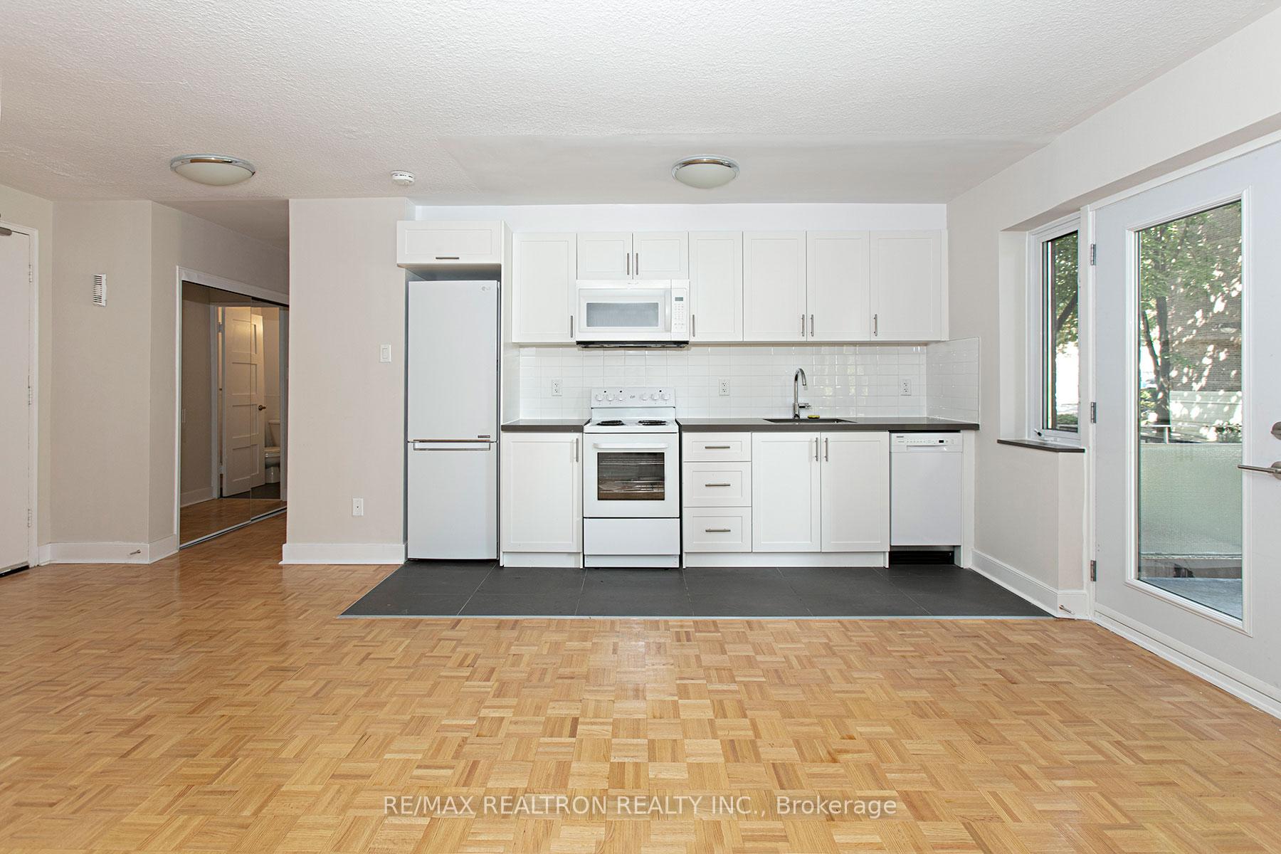 95 Lawton Boulevard 601, Toronto C02, ON M4V 1Z8