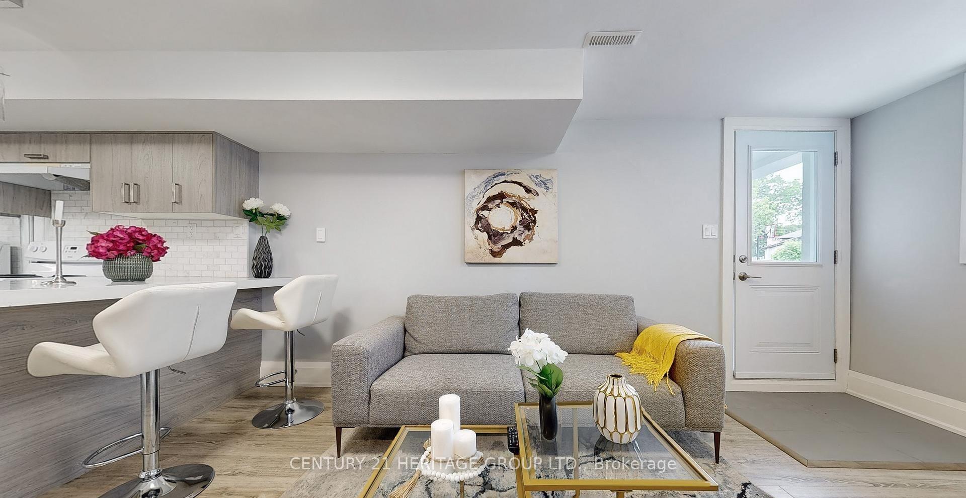 29 Manadon Drive Lower, Toronto C07 — photo 3 of 5