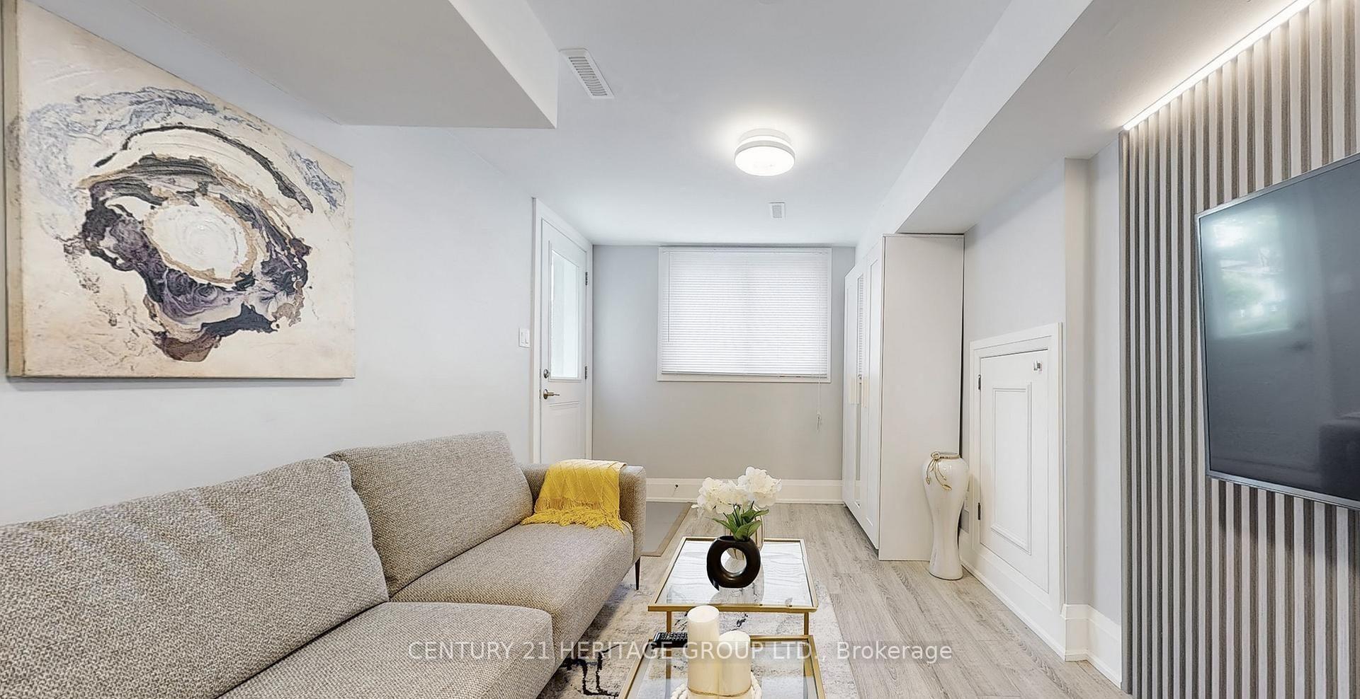 29 Manadon Drive Lower, Toronto C07 — photo 4 of 5