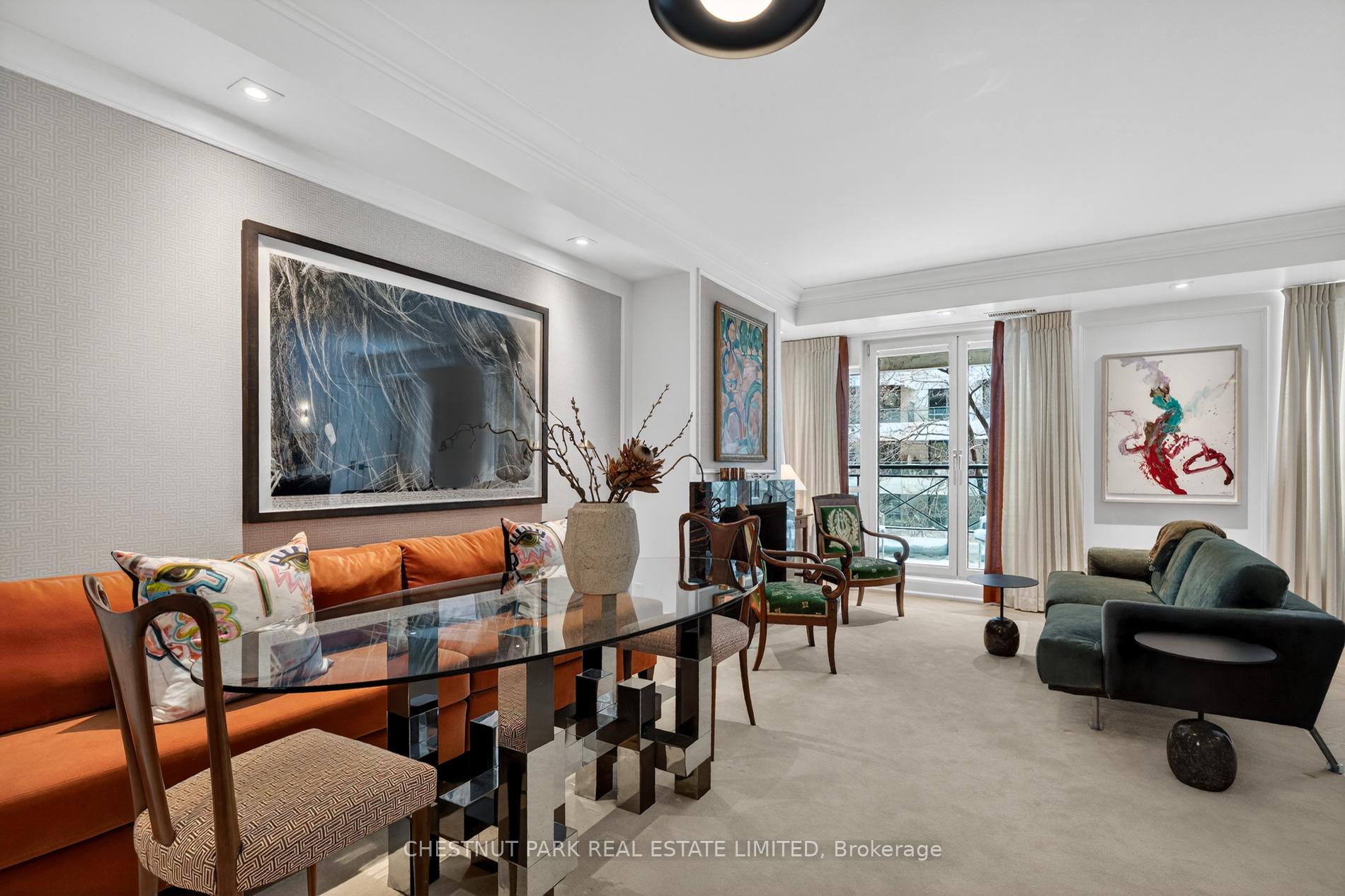 20 Scrivener Square 301, Toronto C09 — photo 2 of 5