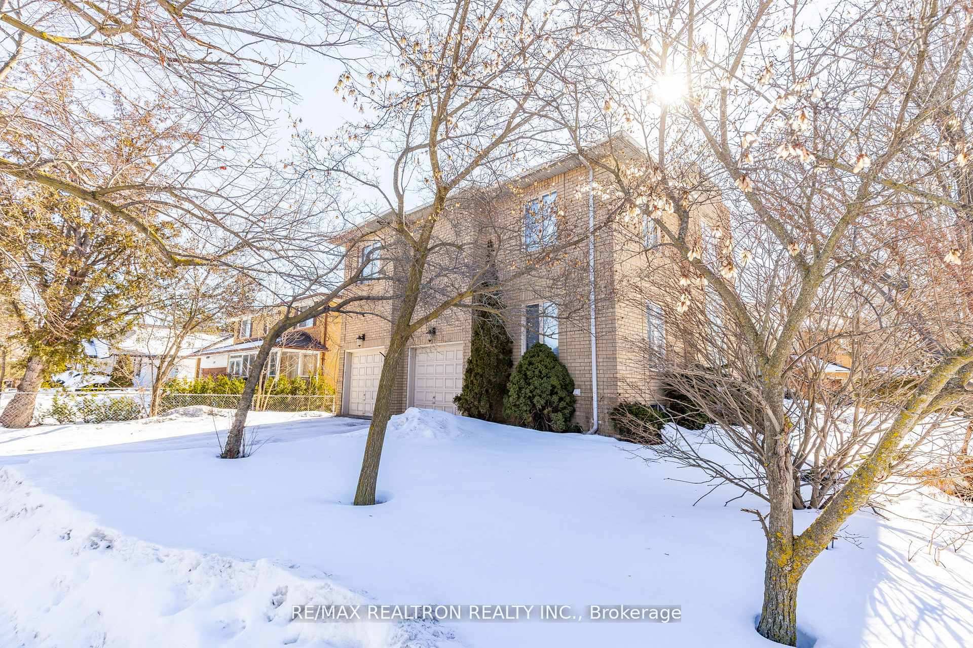 1 Sunforest Court, Toronto C07 — photo 4 of 5