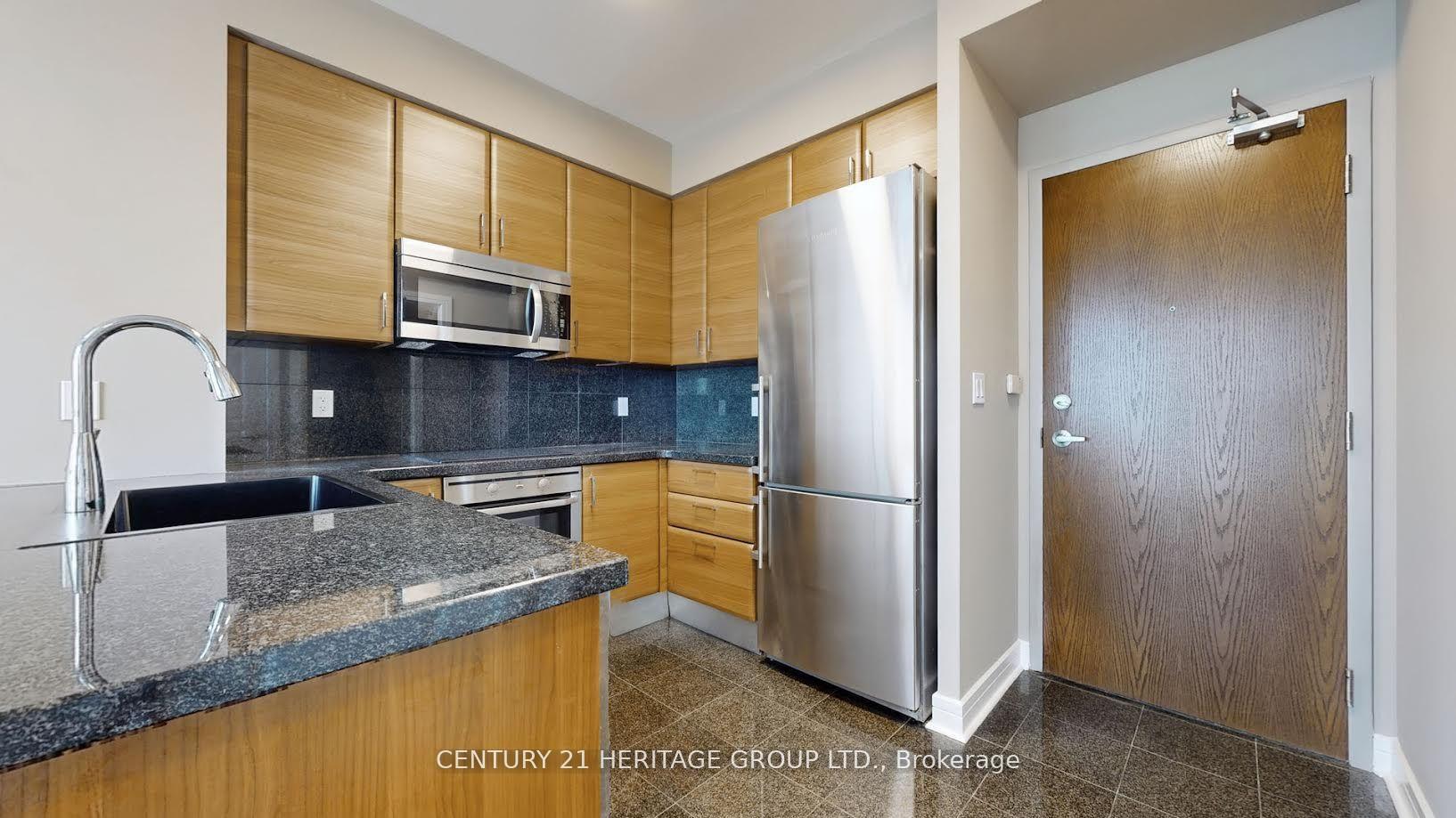 1 Avondale Avenue 910, Toronto C14 — photo 5 of 5