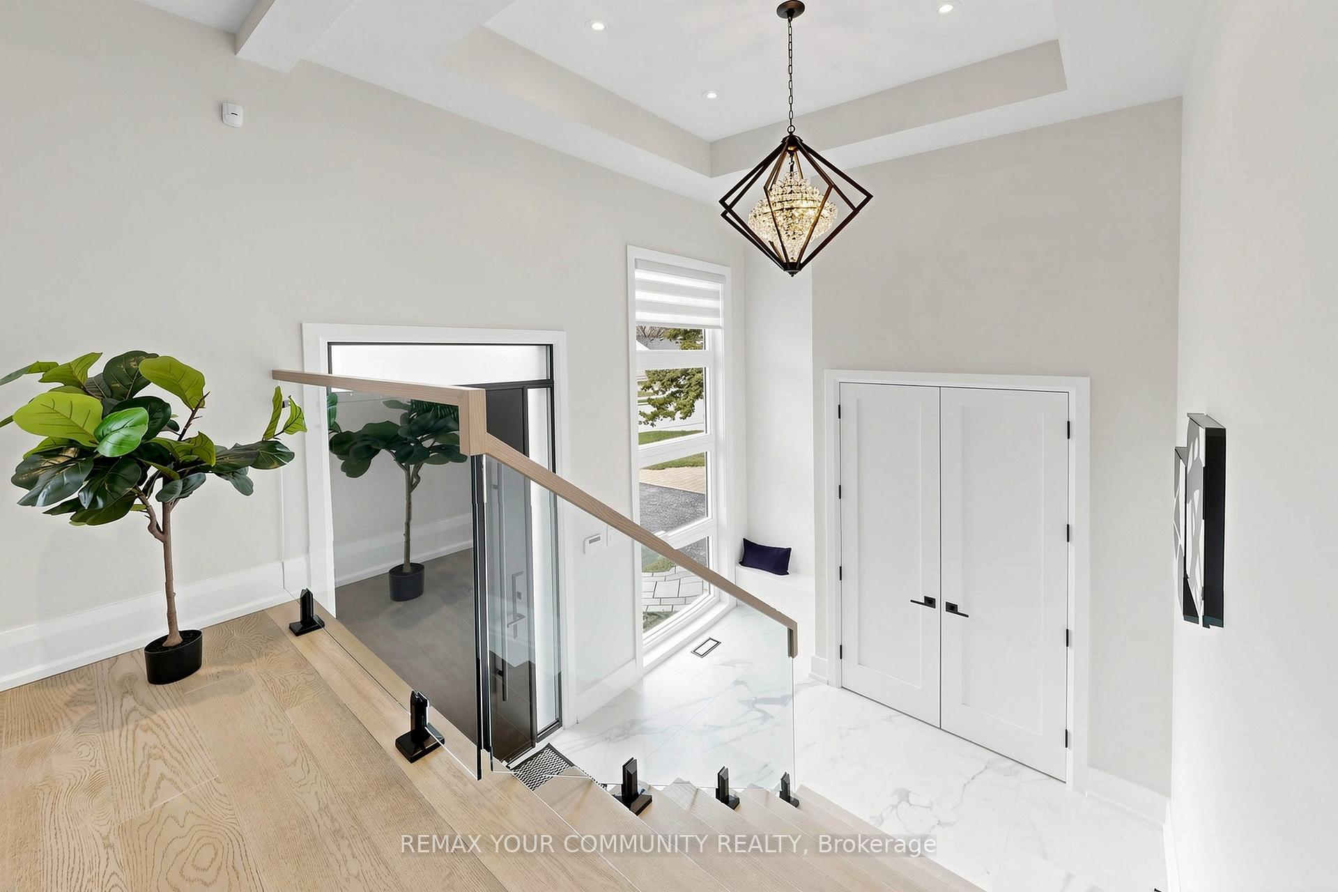 97 Ranee Avenue, Toronto C04 — photo 3 of 5