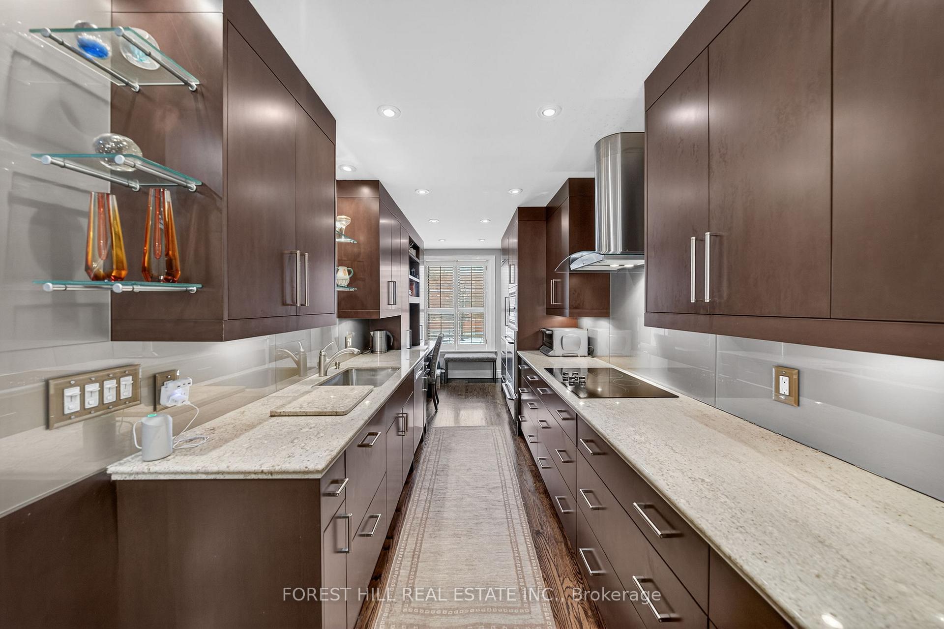 252 Spadina Road, Toronto C02 — photo 4 of 5
