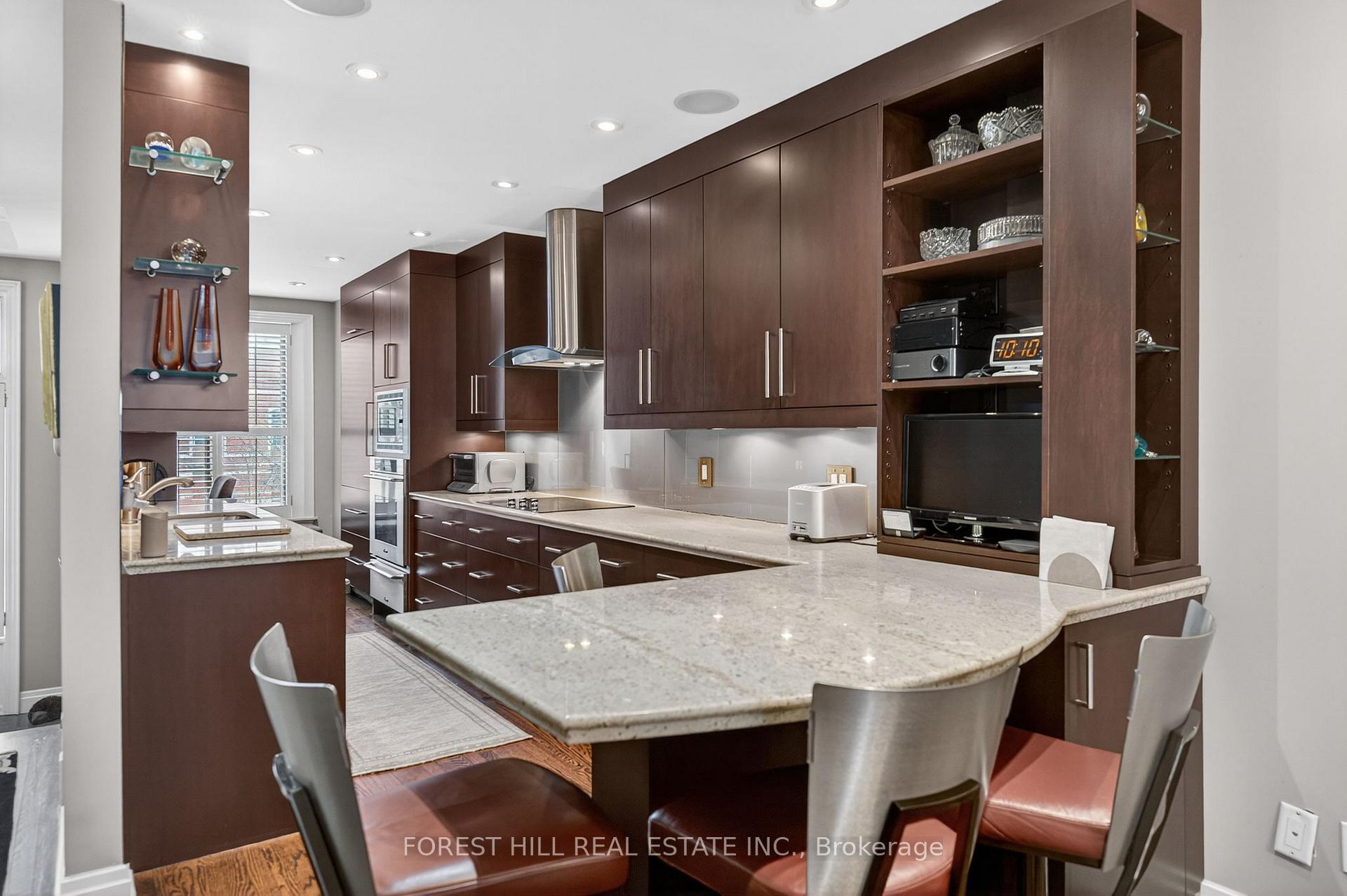 252 Spadina Road, Toronto C02 — photo 5 of 5