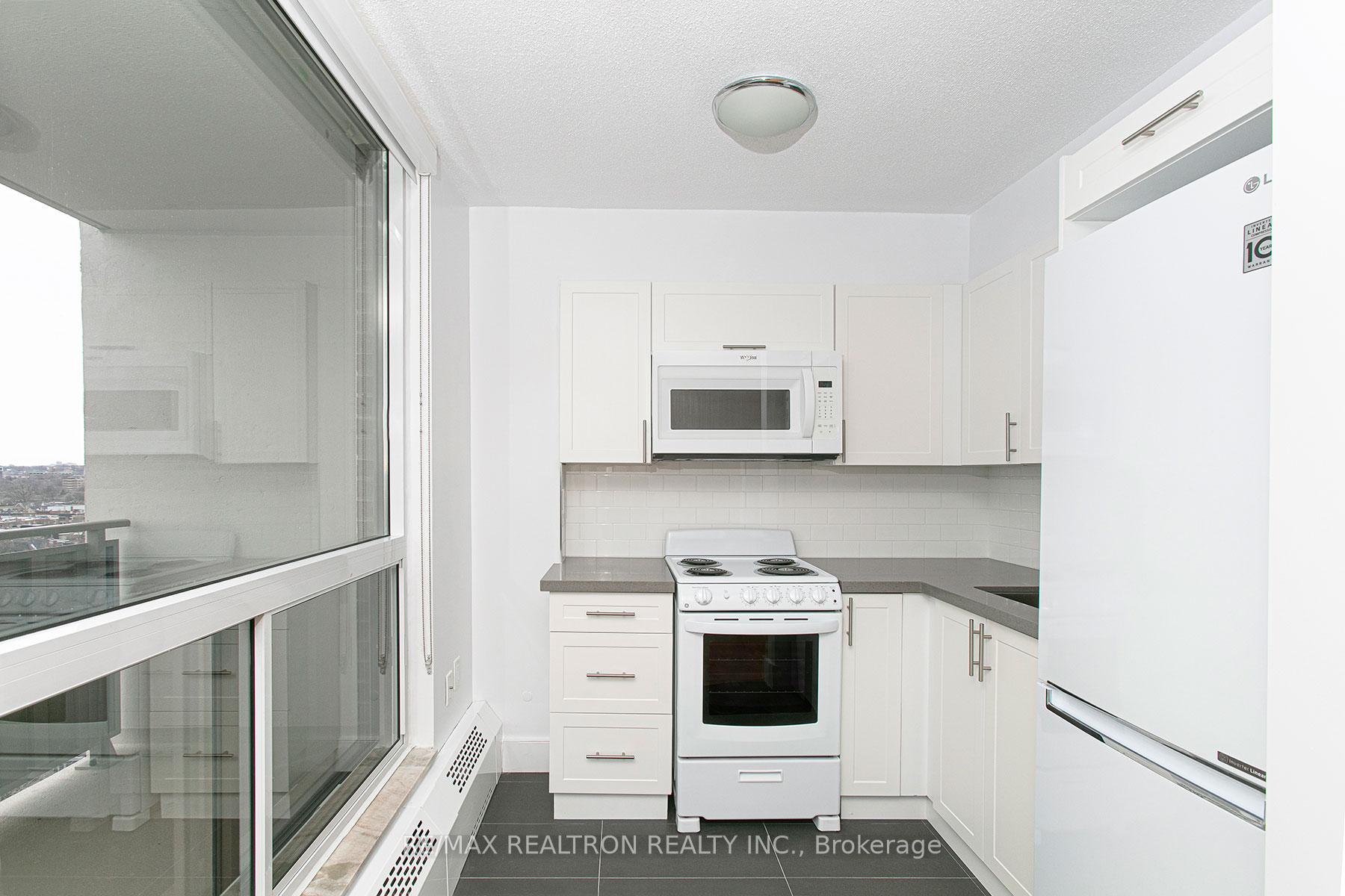 666 Spadina Avenue 2202, Toronto C01, ON M5S 2H8