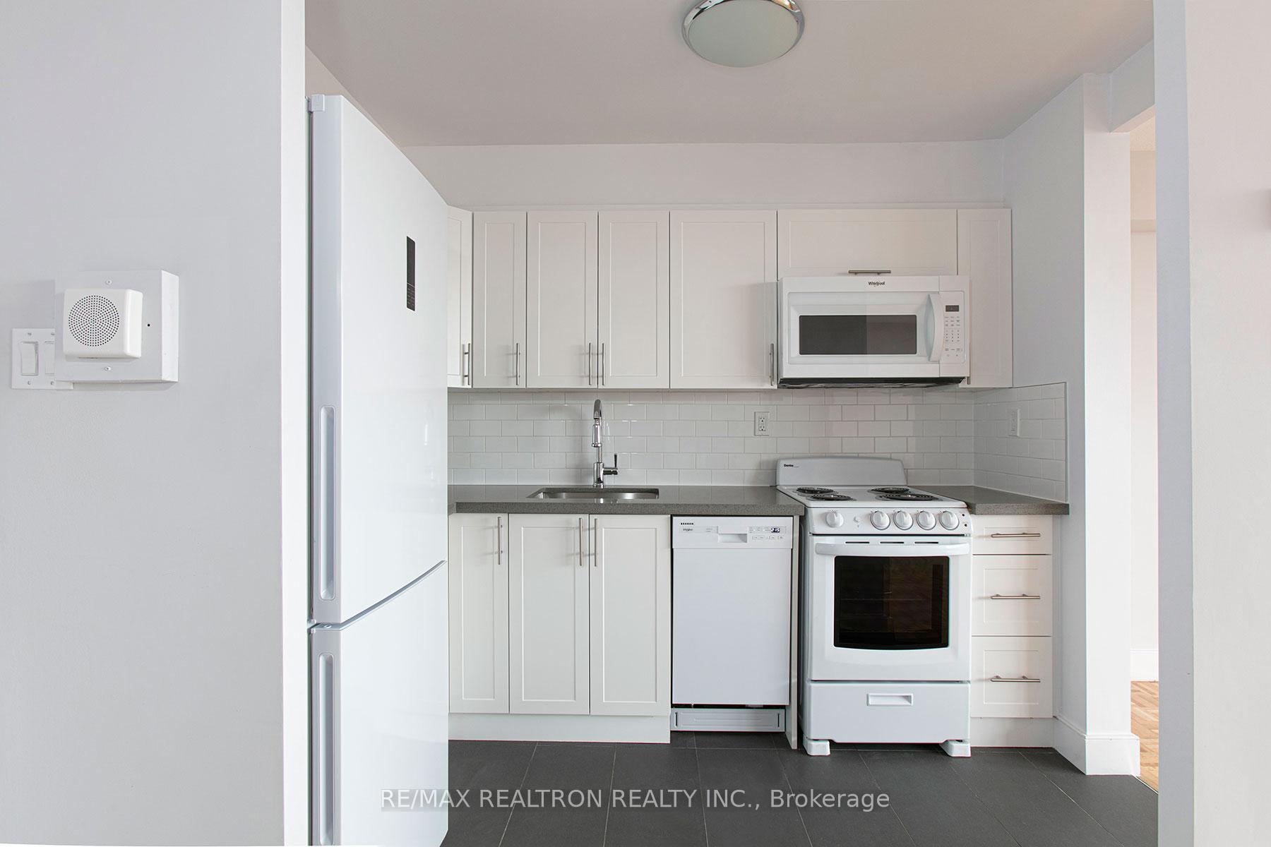 666 Spadina Avenue 2108, Toronto C01, ON M5S 2H8