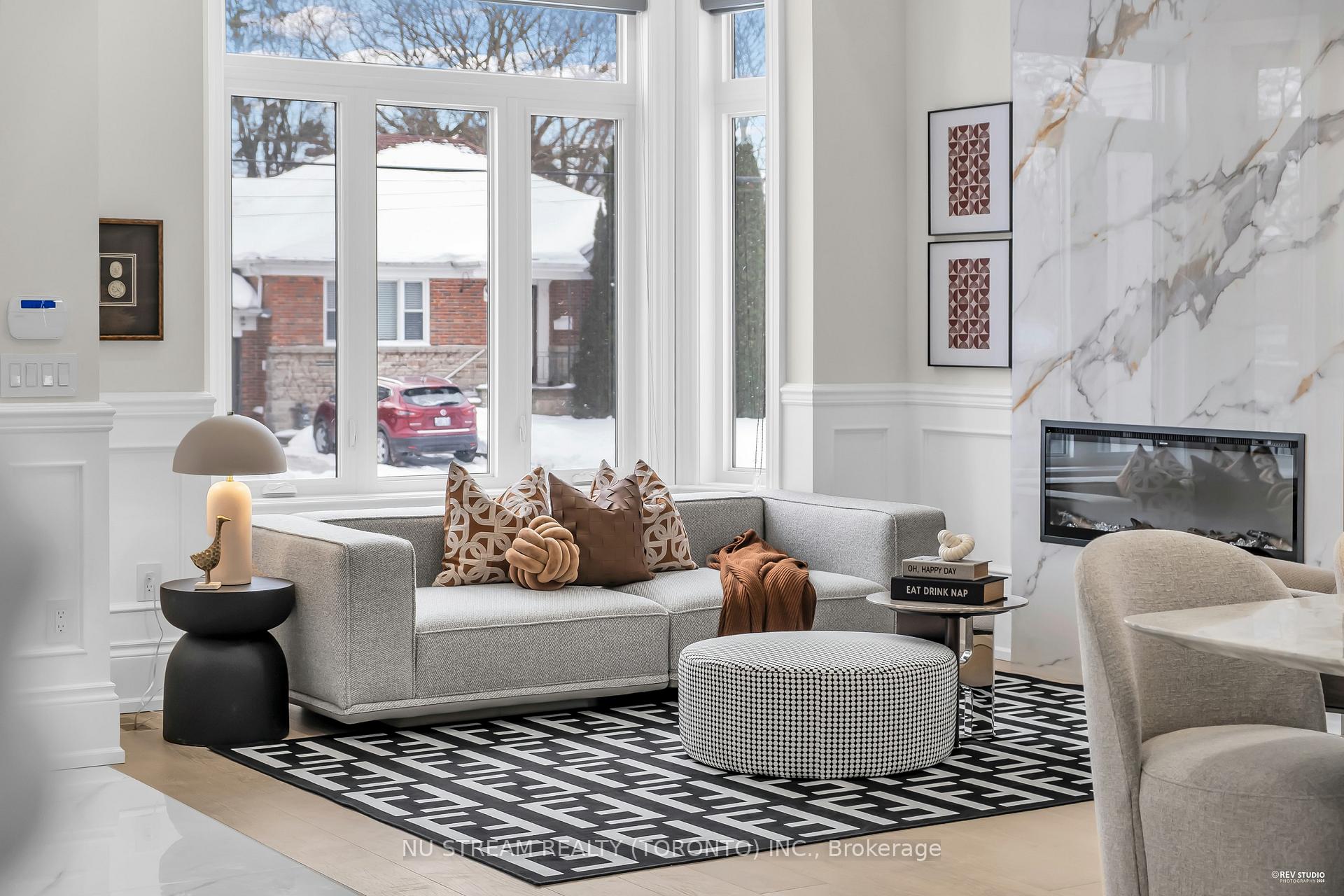 108 Abitibi Avenue, Toronto C14 — photo 2 of 5