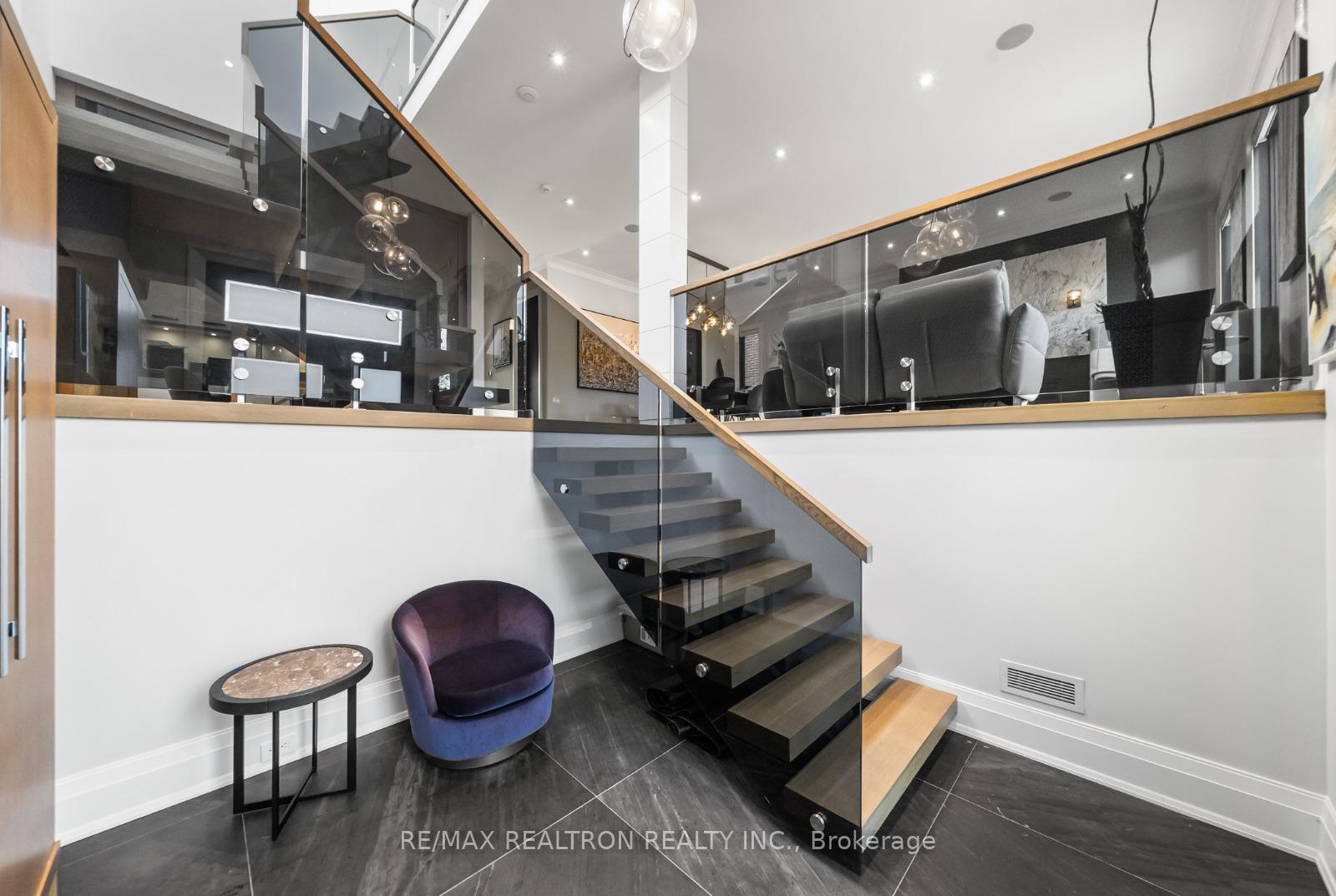 75 Bannockburn Avenue, Toronto C04 — photo 3 of 5