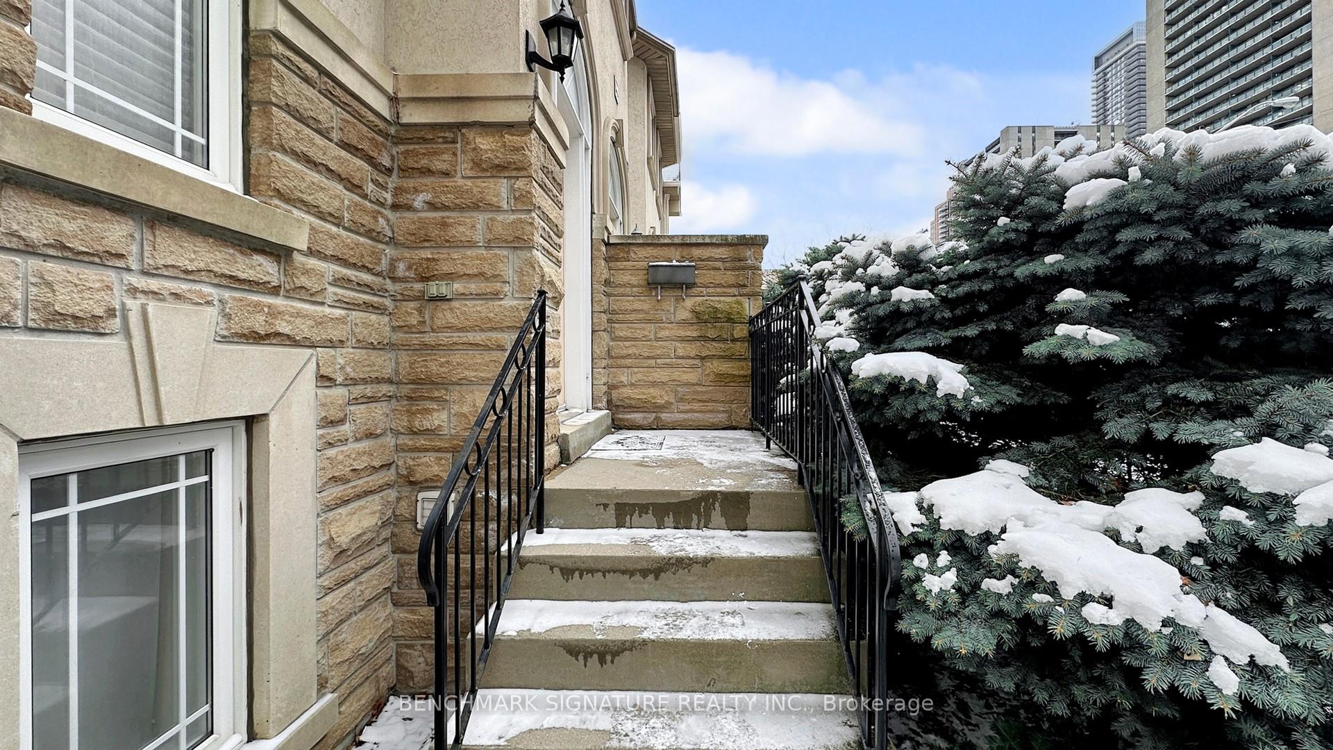 105 Doris Avenue, Toronto C14 — photo 3 of 5