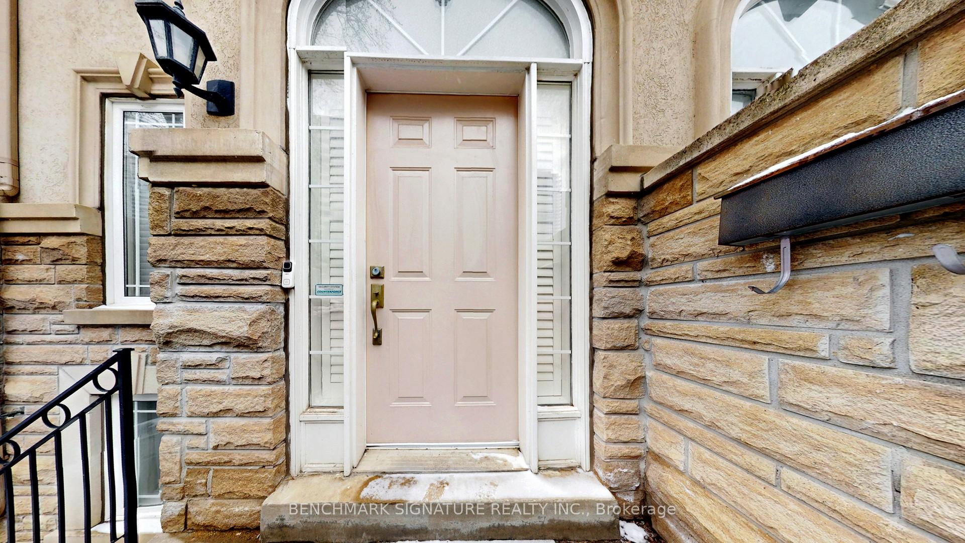 105 Doris Avenue, Toronto C14 — photo 4 of 5