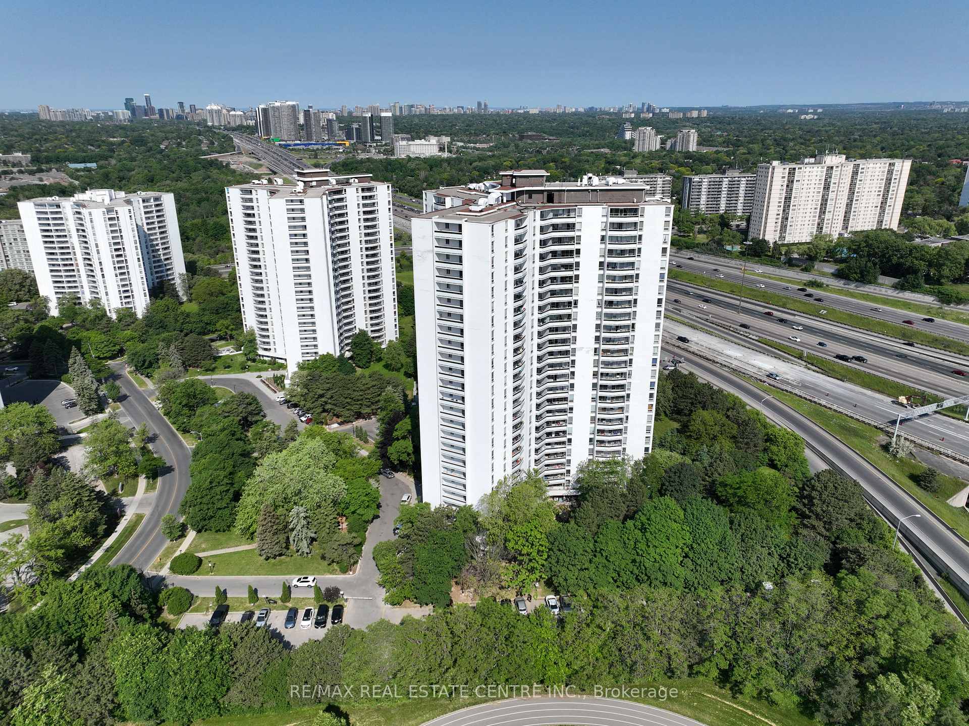100 Graydon Hall Drive 1412, Toronto C13, ON M3A 3A8