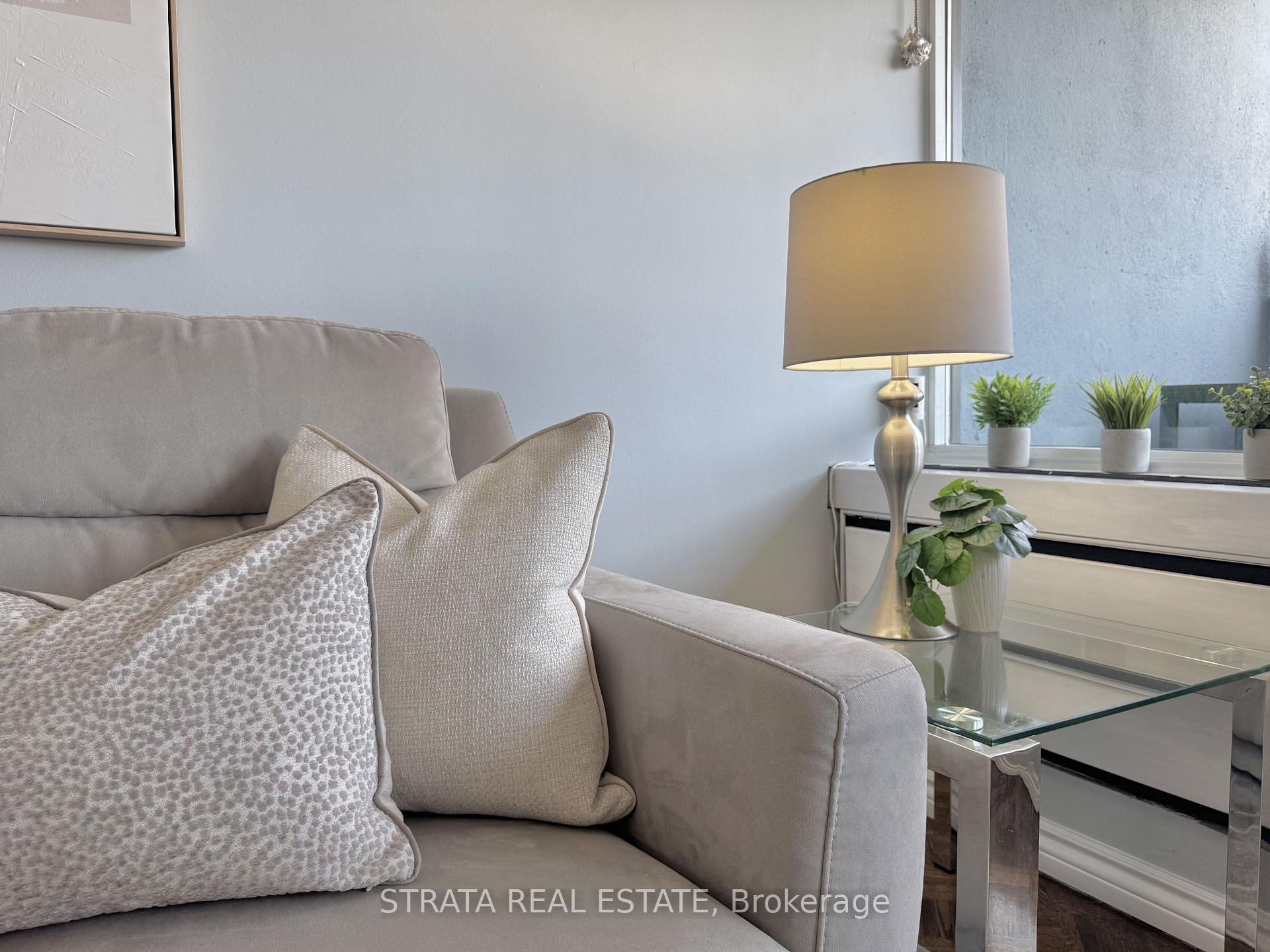 3555 Bathurst Street 203, Toronto C04 — photo 3 of 5