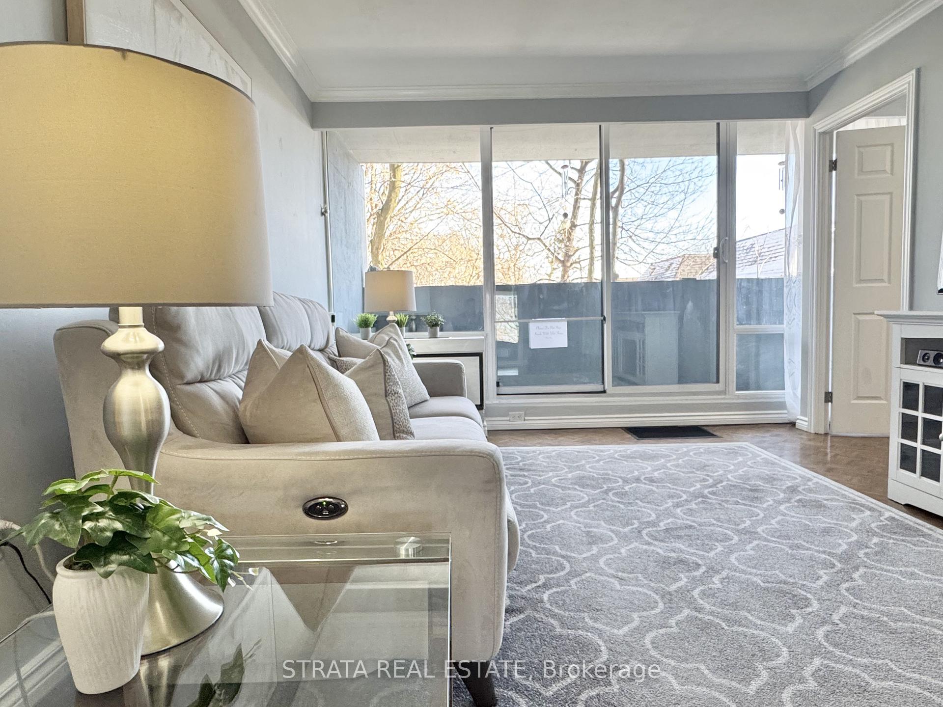 3555 Bathurst Street 203, Toronto C04 — photo 4 of 5