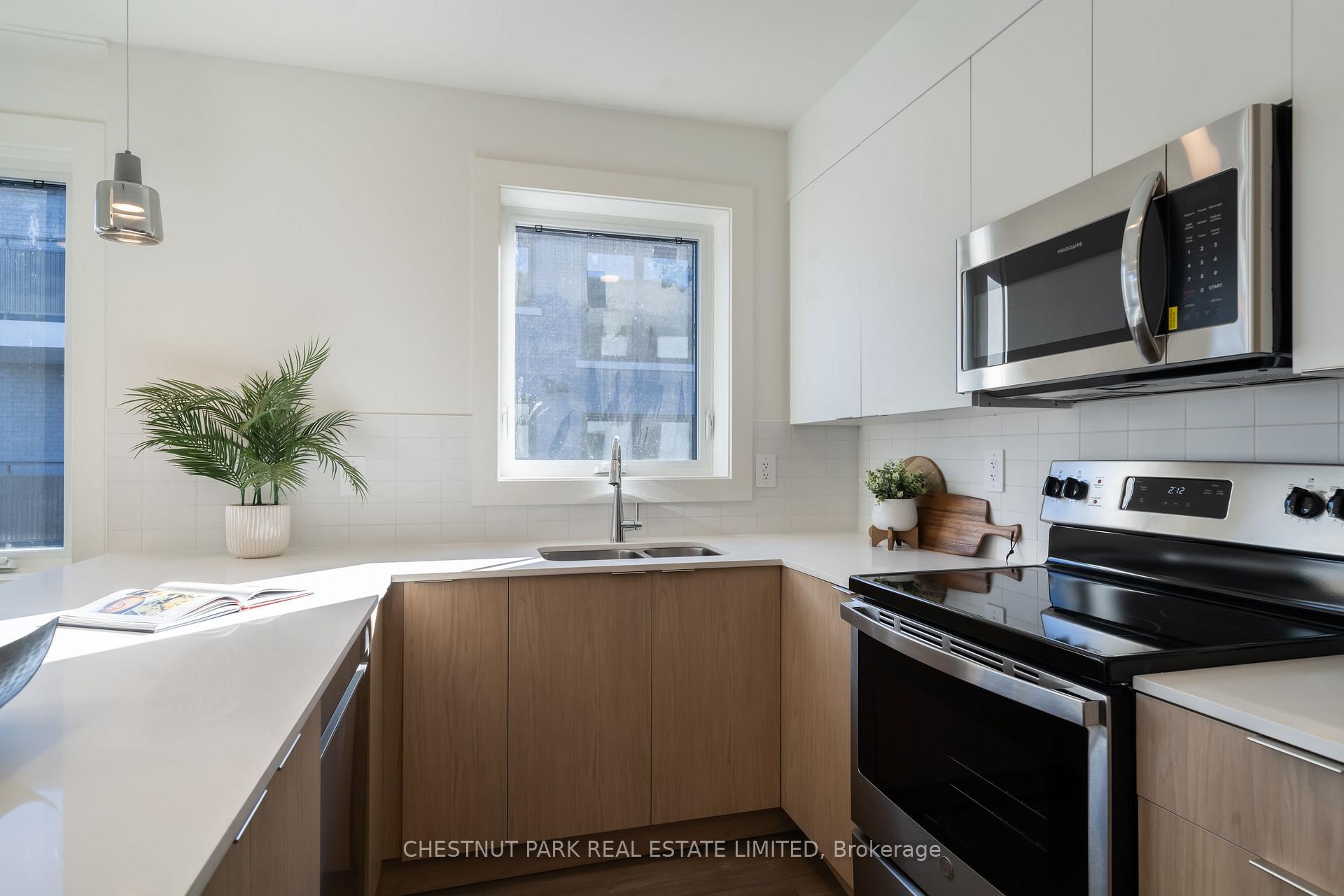 1492 Avenue Road 2, Toronto C04 — photo 5 of 5