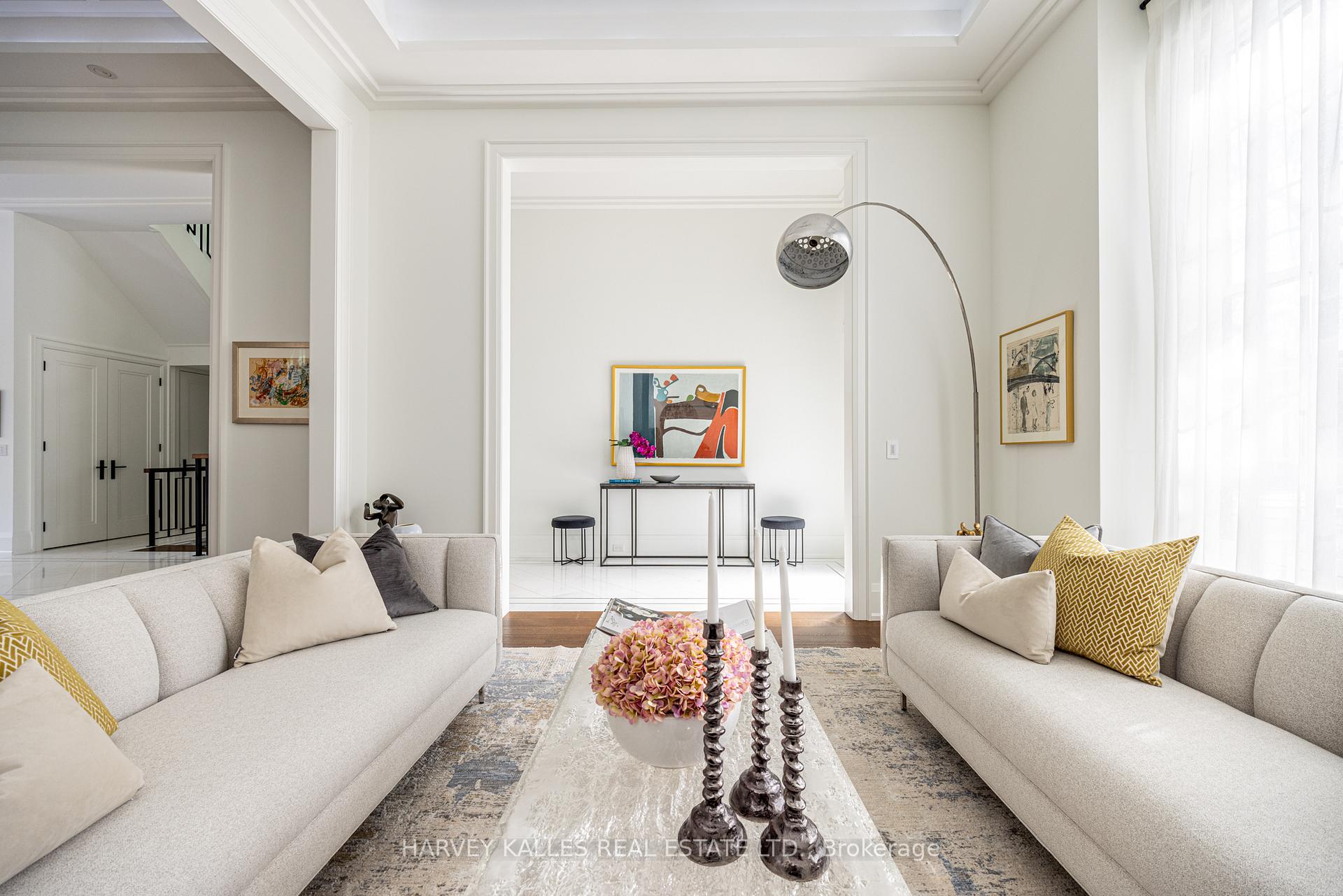 264 Cortleigh Boulevard, Toronto C04 — photo 4 of 5